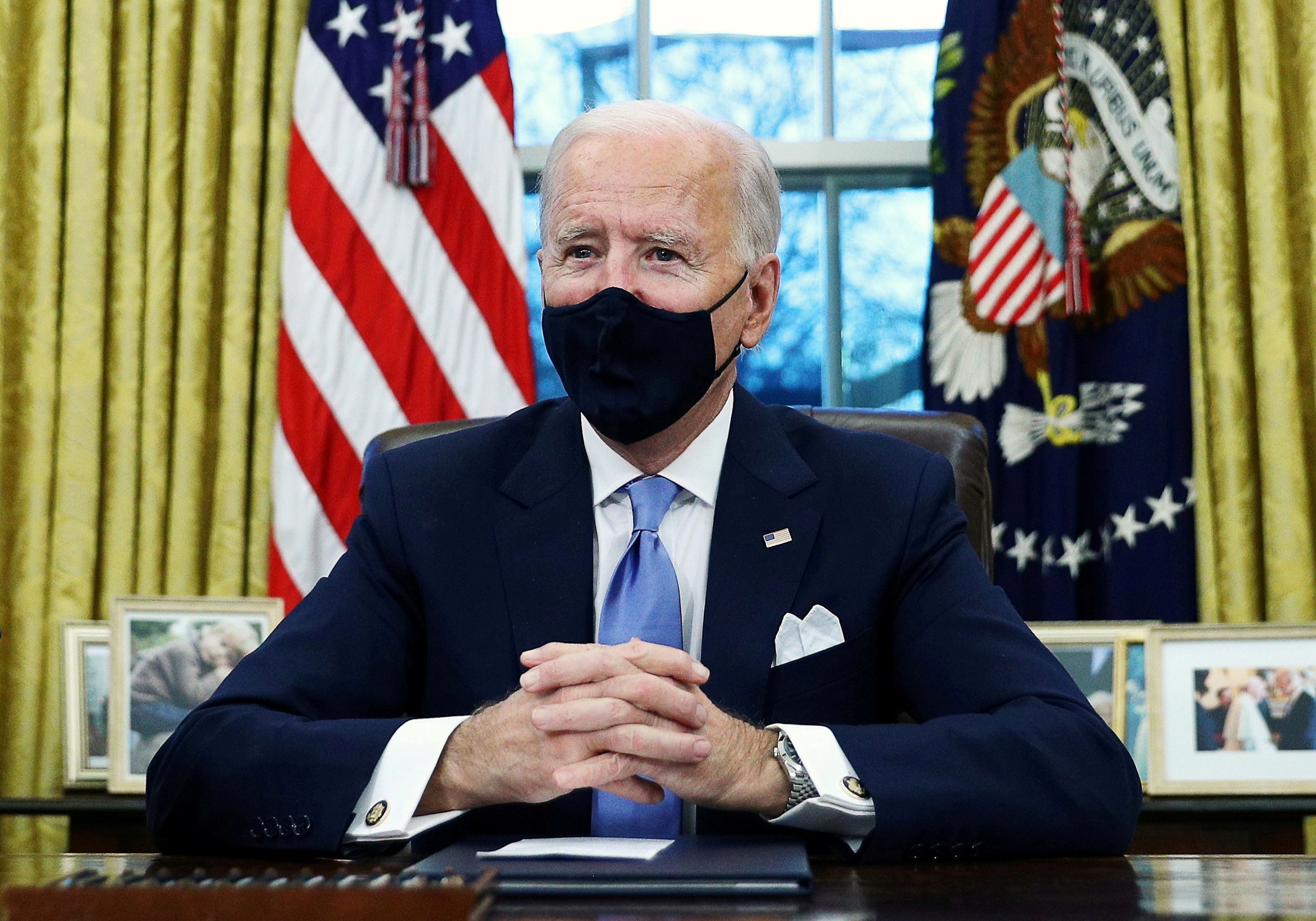 Live - Joe Biden verwijdert beeld en portret van Churchill en omstreden president Andrew Jackson uit Oval Office