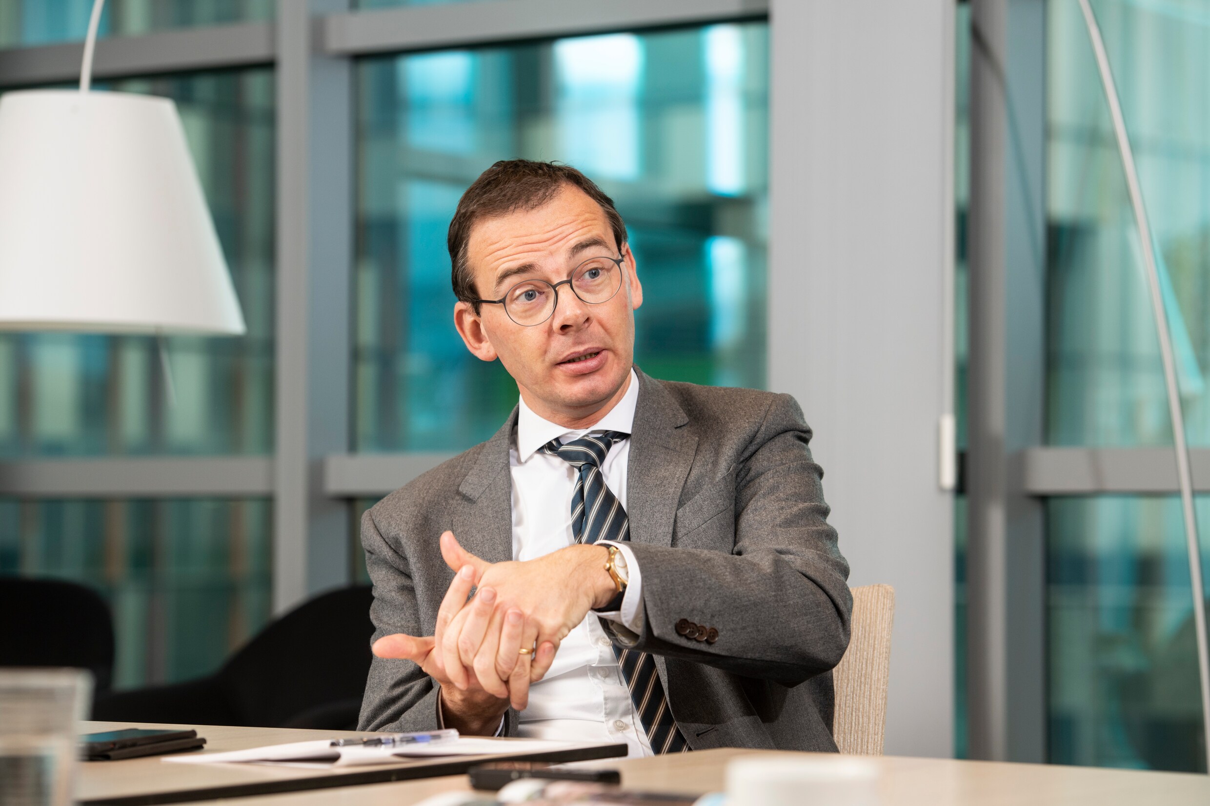 Minister Wouter Beke: ‘Verplicht vaccineren ligt op tafel, maar er zijn ...