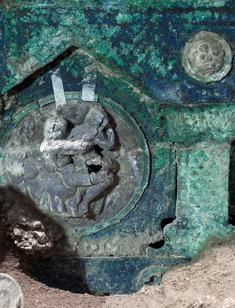 Triomfwagen met erotische afbeeldingen opgegraven in Pompeii