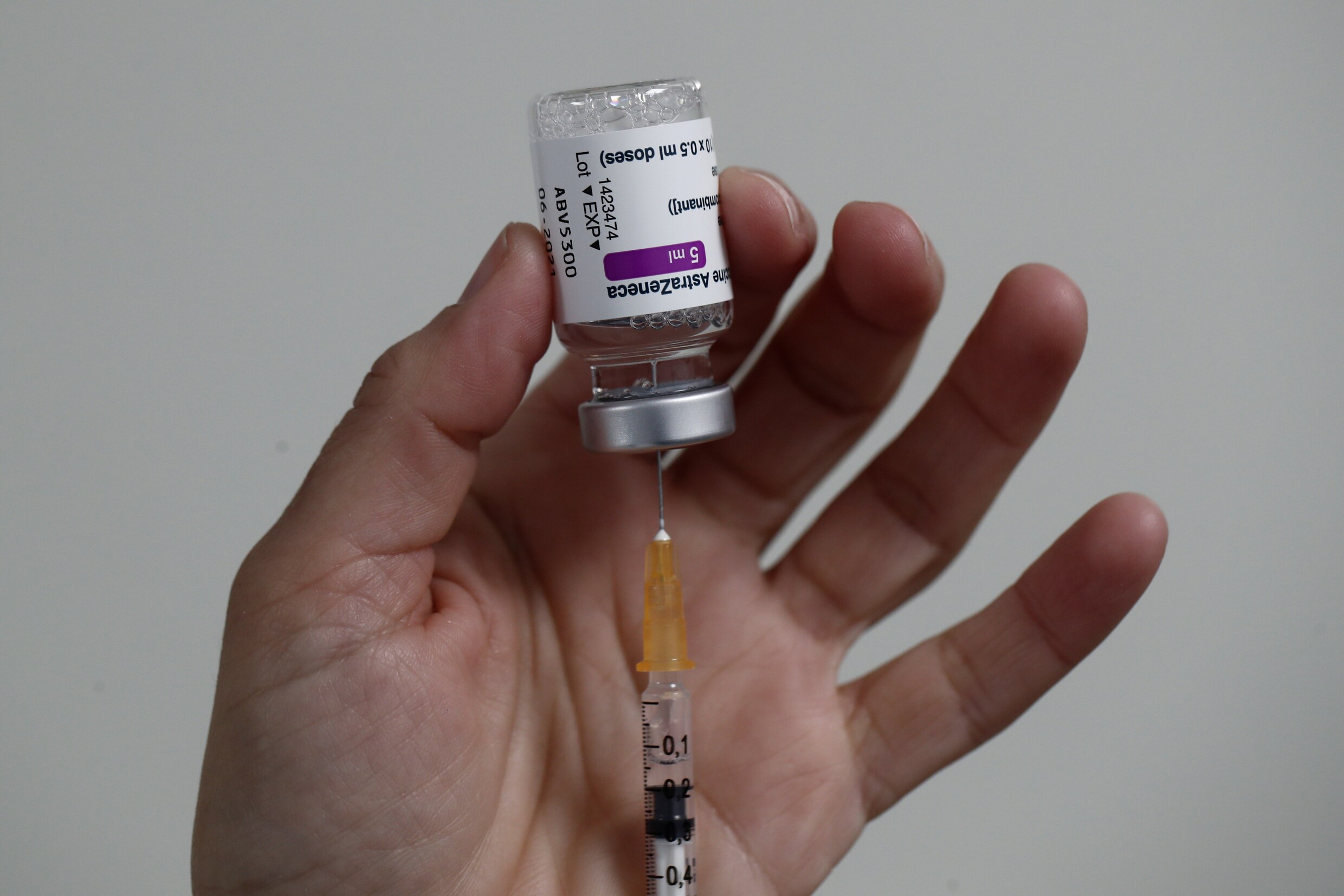 ‘Als het vaccin een ernstig risico op trombose zou hebben, zou je véél meer gevallen zien’