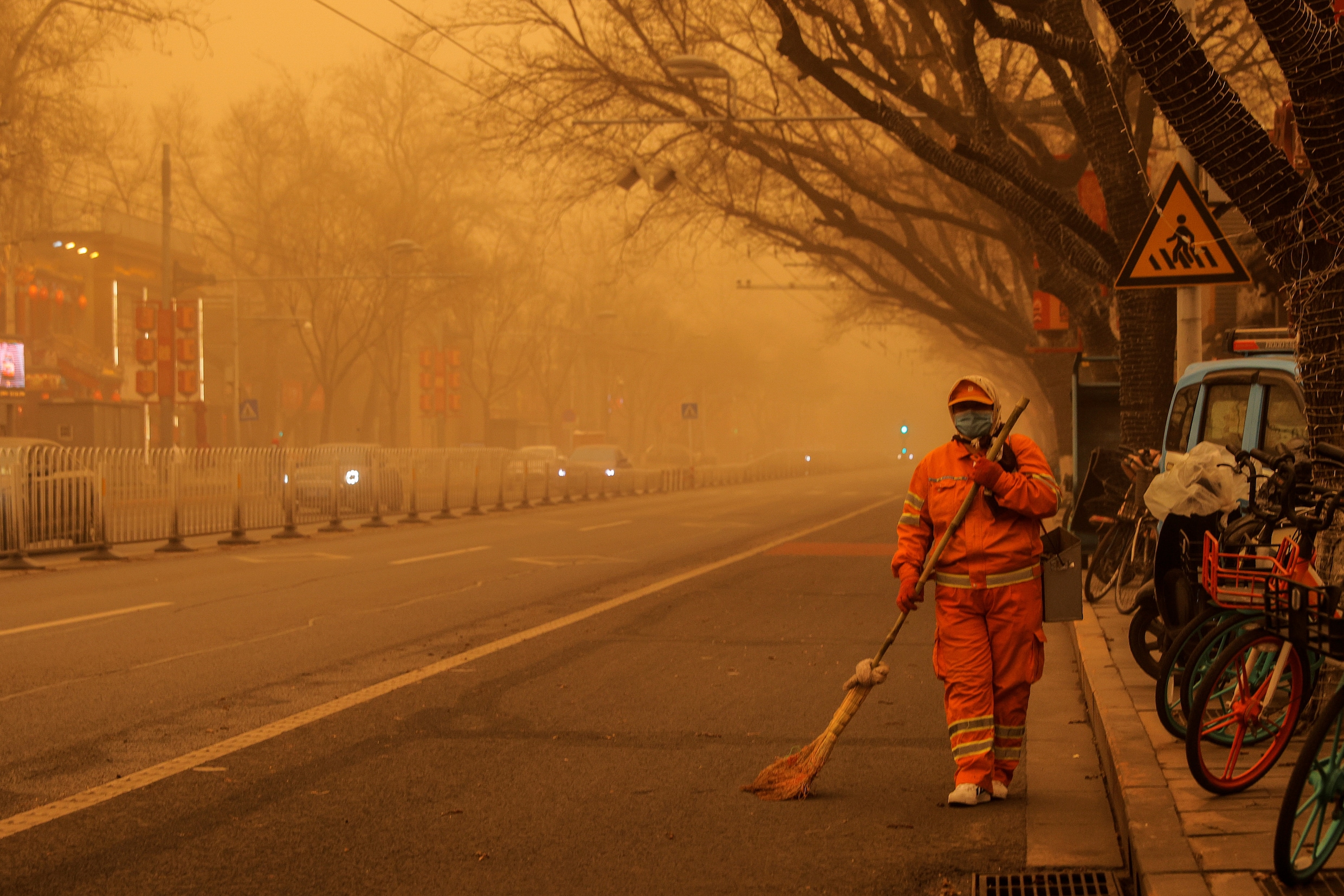 Chinese lucht kleurt geel na zwaarste zandstorm in 10 jaar