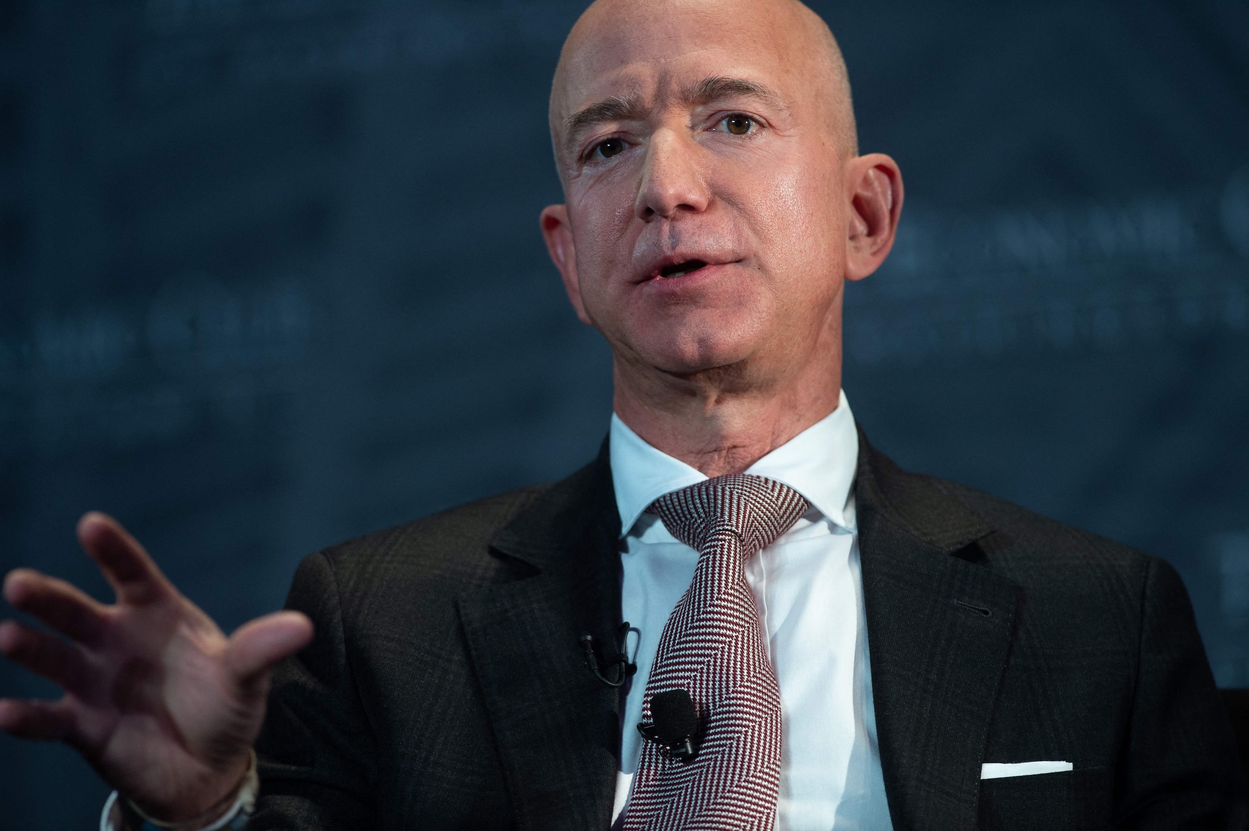 Amazon betaalde de voorbije jaren amper belastingen, maar Jeff Bezos beweert nu voorstander te zijn van belastingverhoging