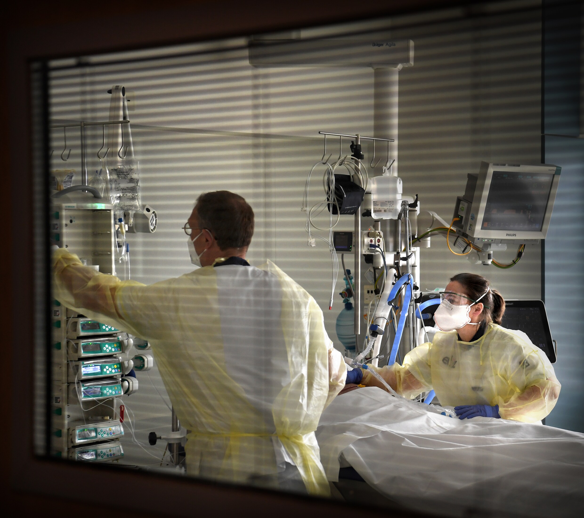 Minder dan 90 ziekenhuisopnames per dag: coronacijfers blijven dalen