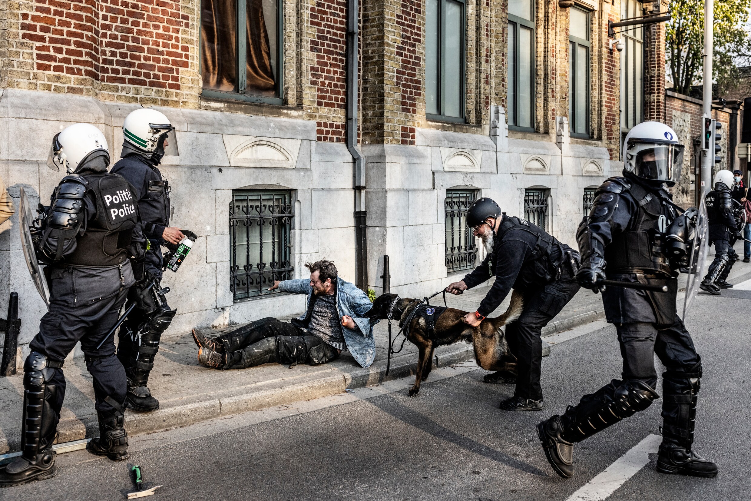 ► Video’s van politieoptreden in omgeving Ter Kamerenbos zorgen voor opschudding