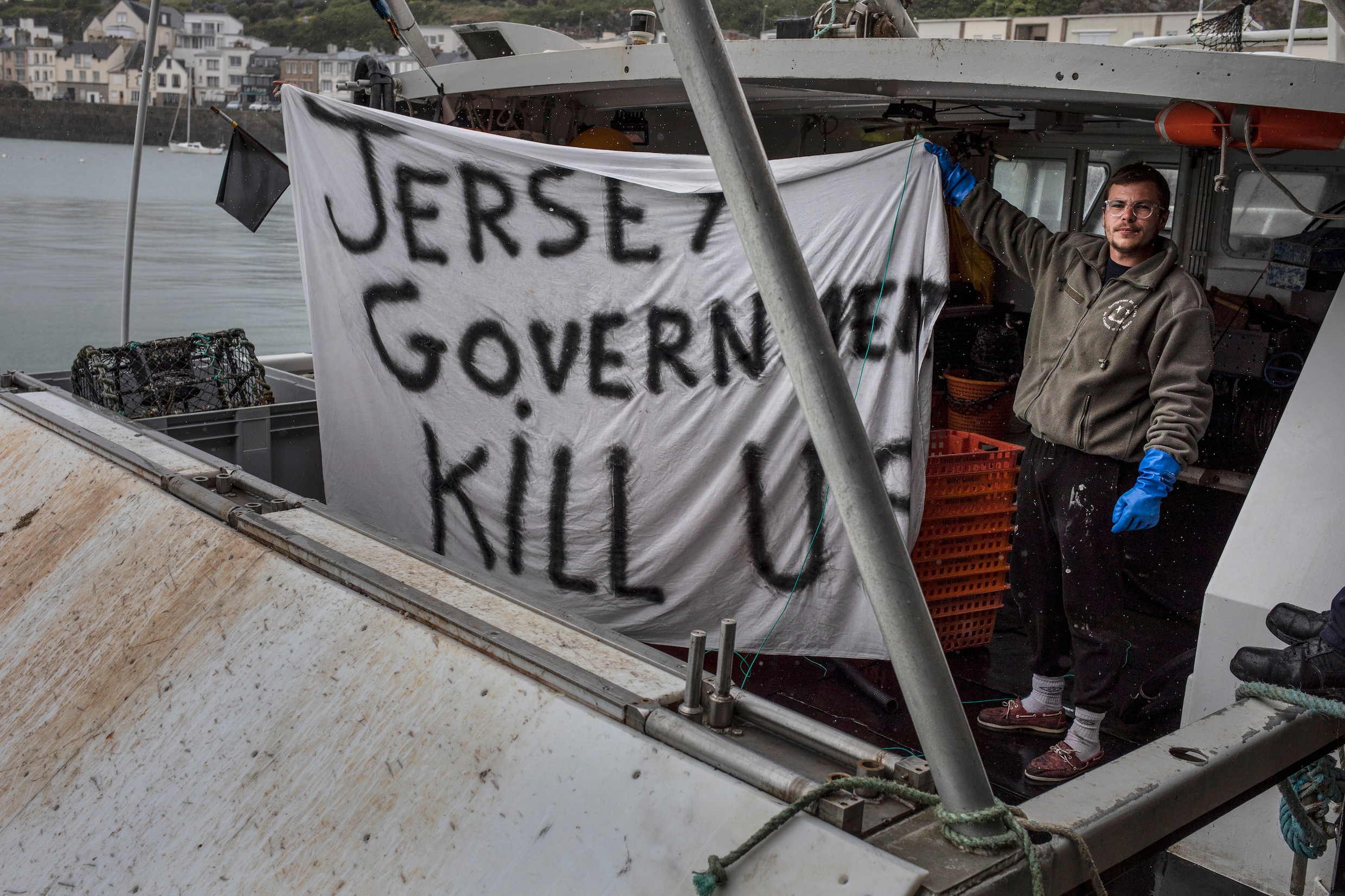 Franse vissers en Britse marine vertrekken bij Jersey: ‘Wij hebben onze spierballen getoond, nu is het aan de politici’