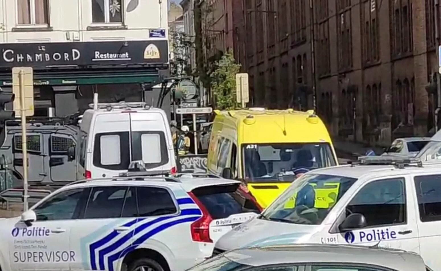 Na urenlange onderhandeling valt politie woning Sint-Joost-Ten-Node binnen om gijzeling te beëindigen