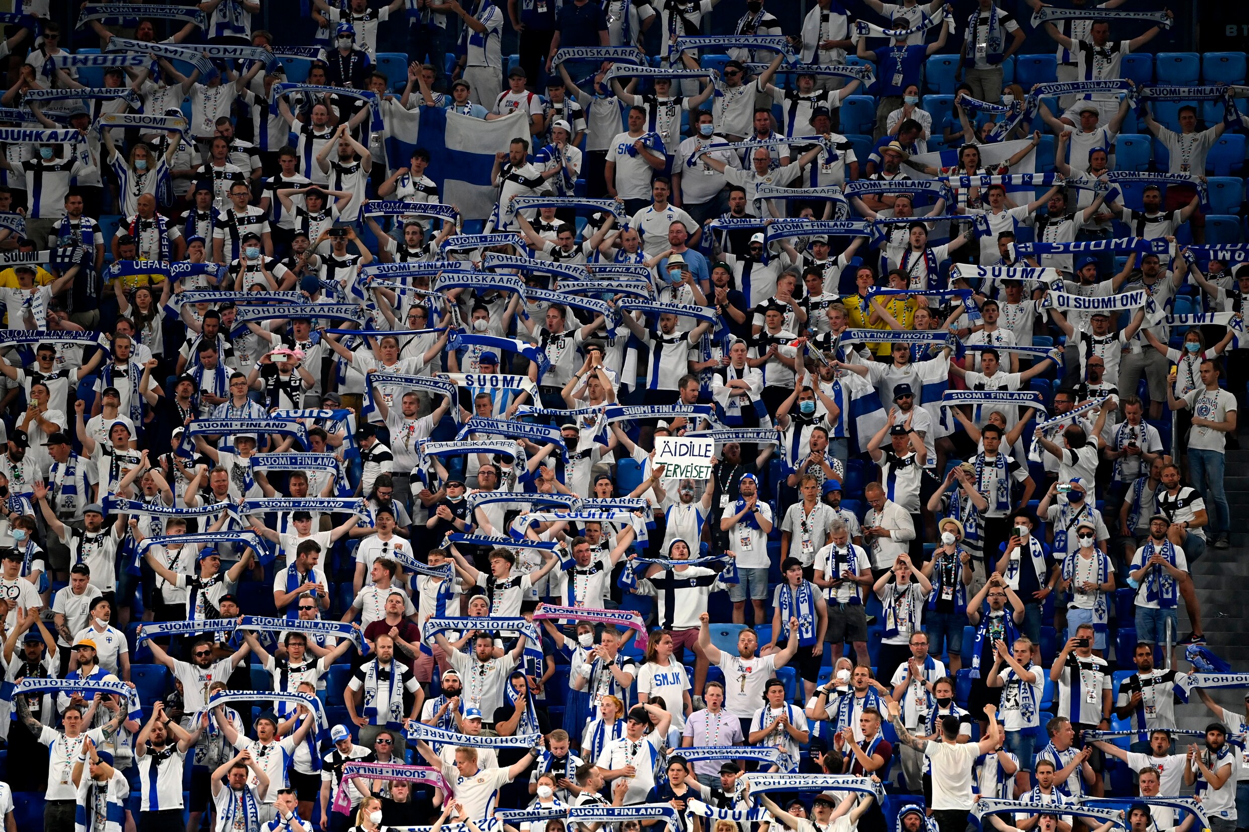 Bijna honderd coronabesmettingen bij Finse fans na EK-duel met België in Rusland