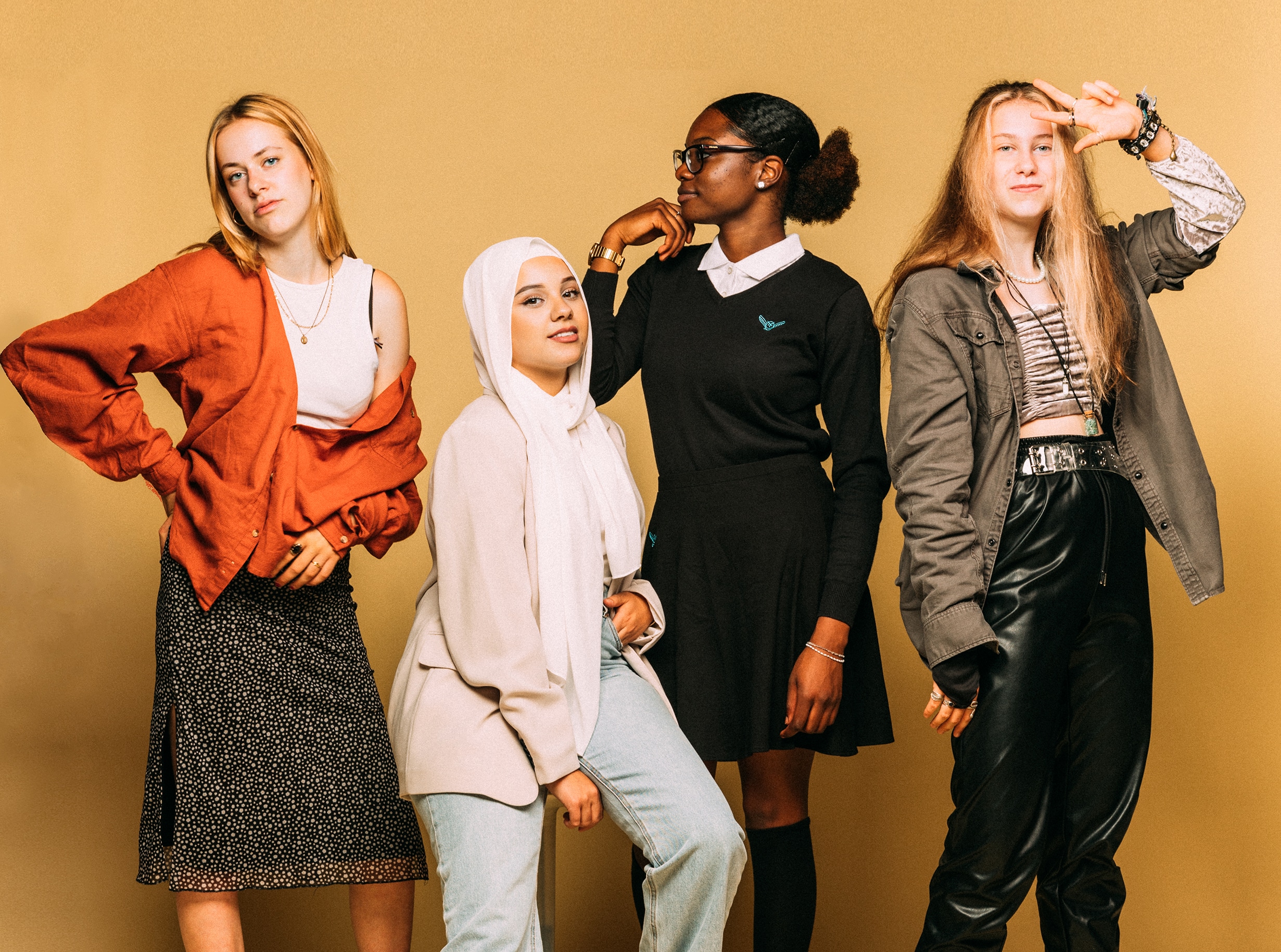 7 jongeren over hun 1 september-outfit: ‘Een streepje blote buik, dat moet kunnen’