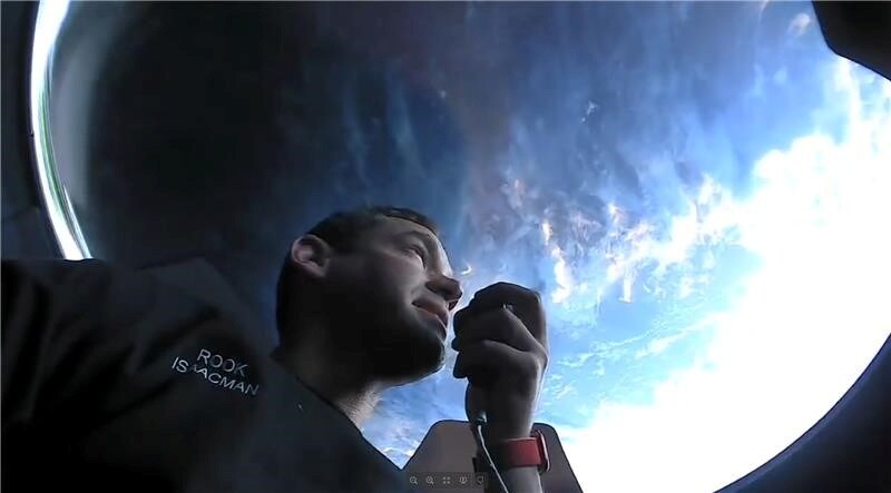 ▶ In beeld: eerste ‘burgervlucht’ met SpaceX-toeristen veilig geland in Atlantische Oceaan