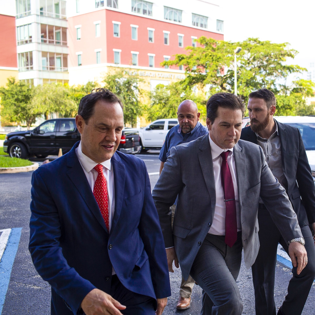 Wie de bitcoin bedacht is al jaren een geheim. Wordt het mysterie nu  eindelijk onthuld? | De Morgen