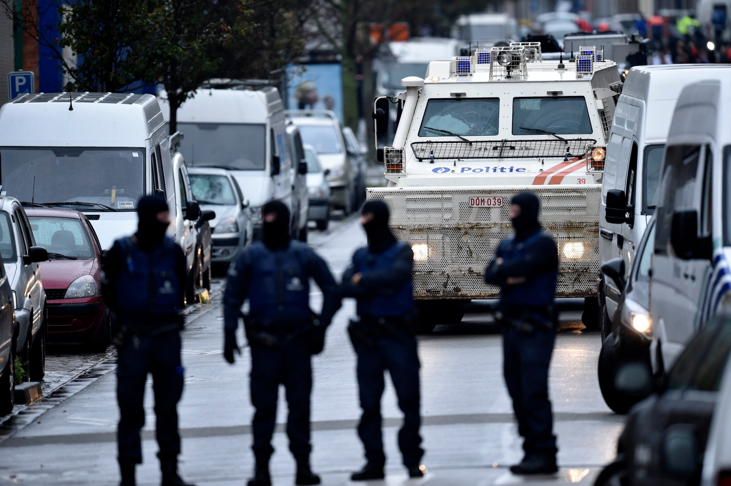 ‘Ergerlijke schertsvertoning’: Fransen ontzet over houding Belgische speurders op proces over aanslagen in Parijs