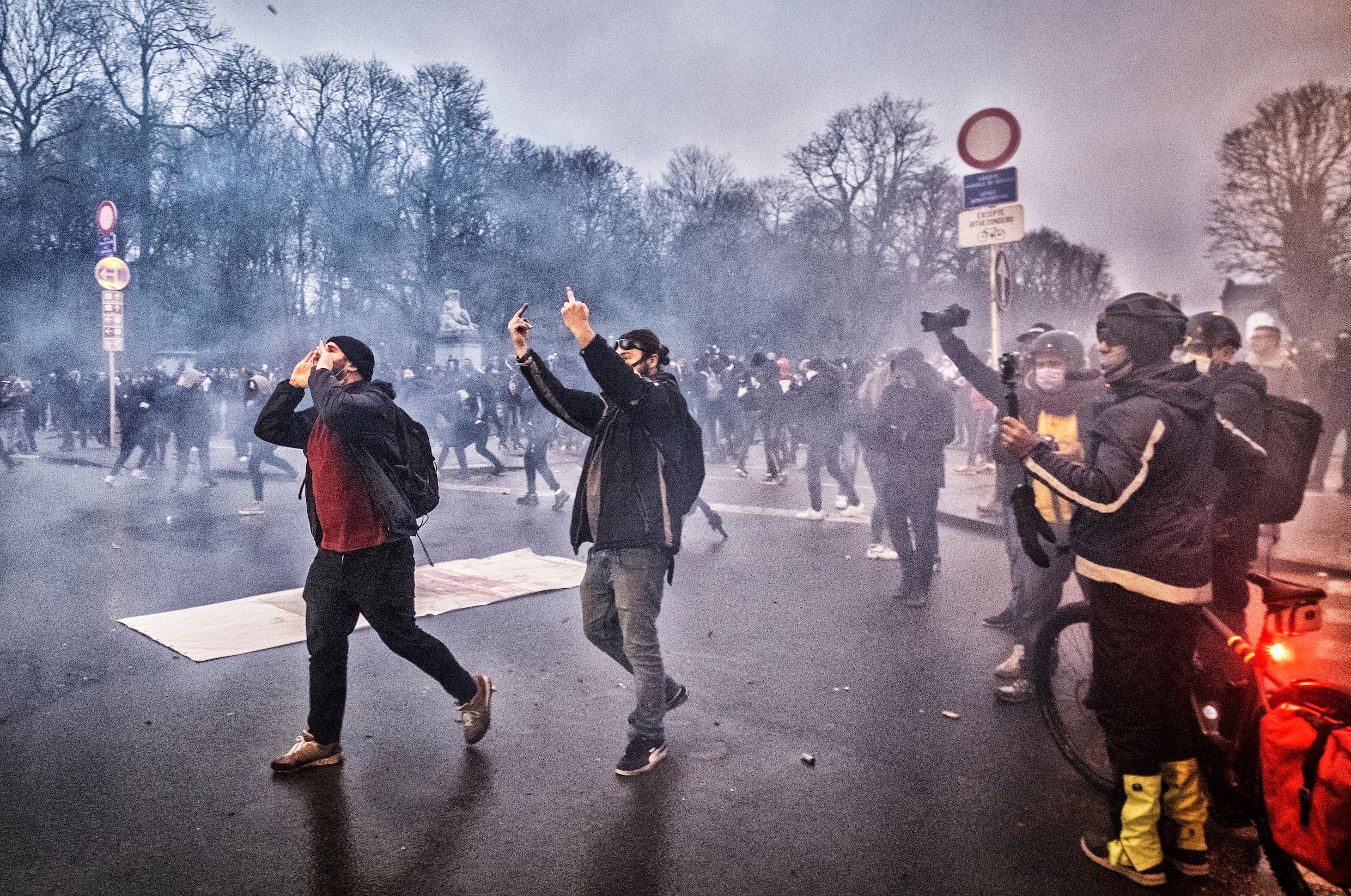 ► RTBF-journalist hardhandig aangepakt tijdens coronaprotest in Brussel
