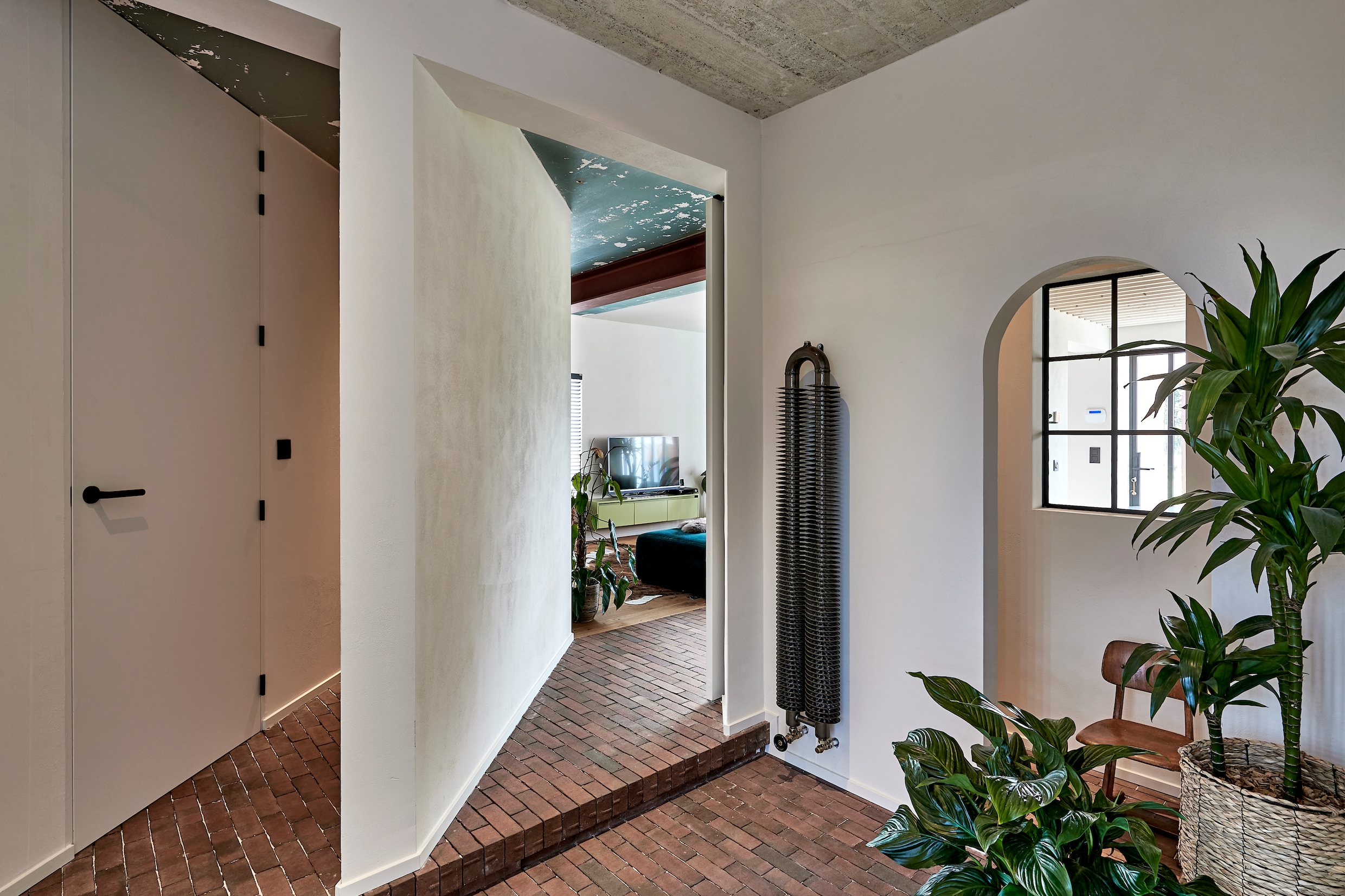 Van ‘te gewoontjes’ tot een unieke woning met ‘ruïne’: dit ...