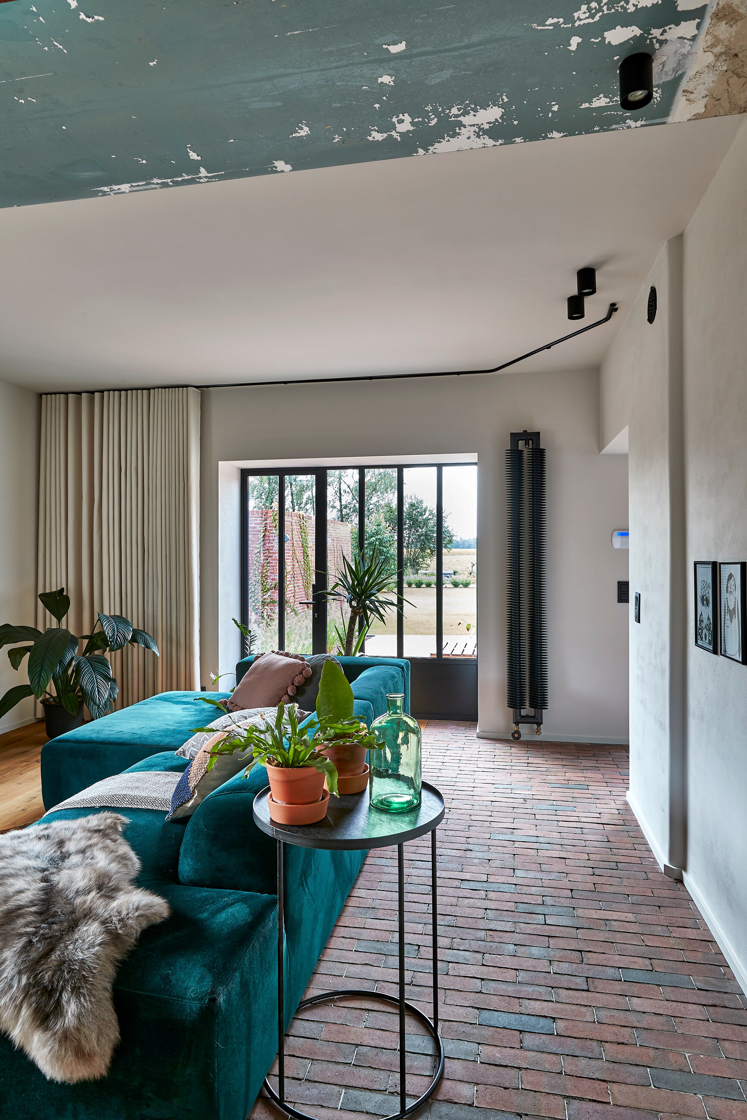 Van ‘te gewoontjes’ tot een unieke woning met ‘ruïne’: dit ...