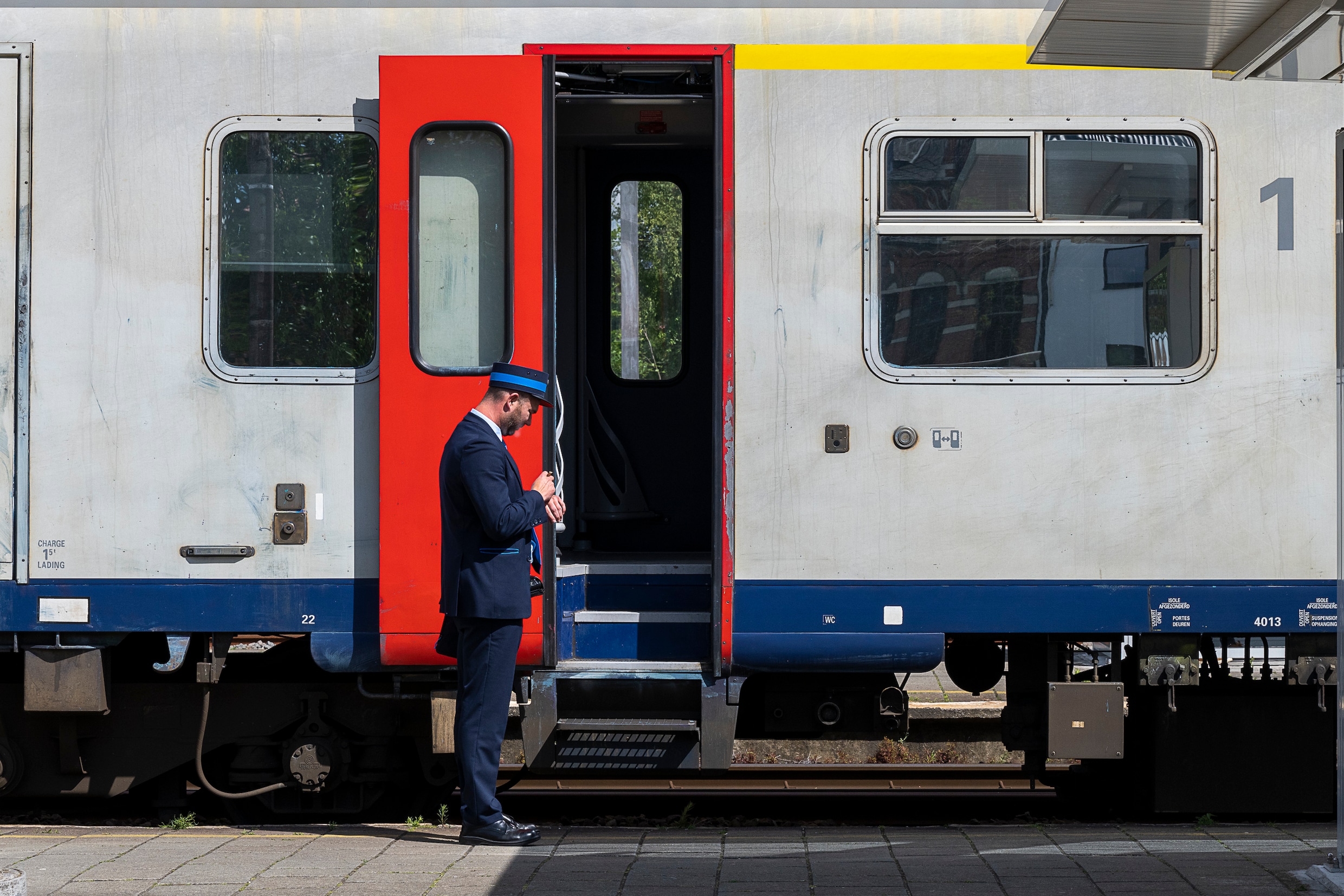 NMBS wil discussies vermijden: treinreizigers zullen vaker ticket moeten tonen vóór het opstappen
