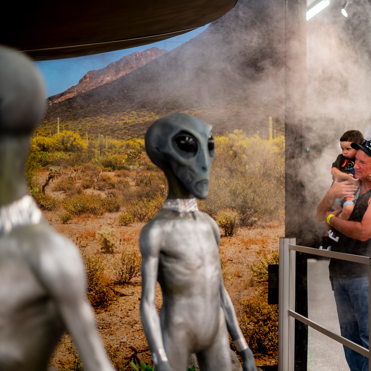 Aliens spotten in de Amerikaanse woestijn: 'De schotel bewoog ..., image size:1200x1200