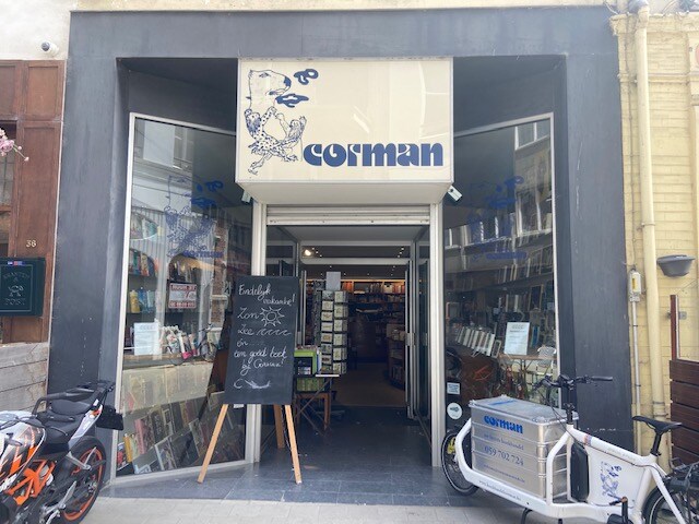 ‘Poëzie is aan een opmars bezig bij de jeugd’: toppers en tegenvallers bij boekhandel Corman, Oostende