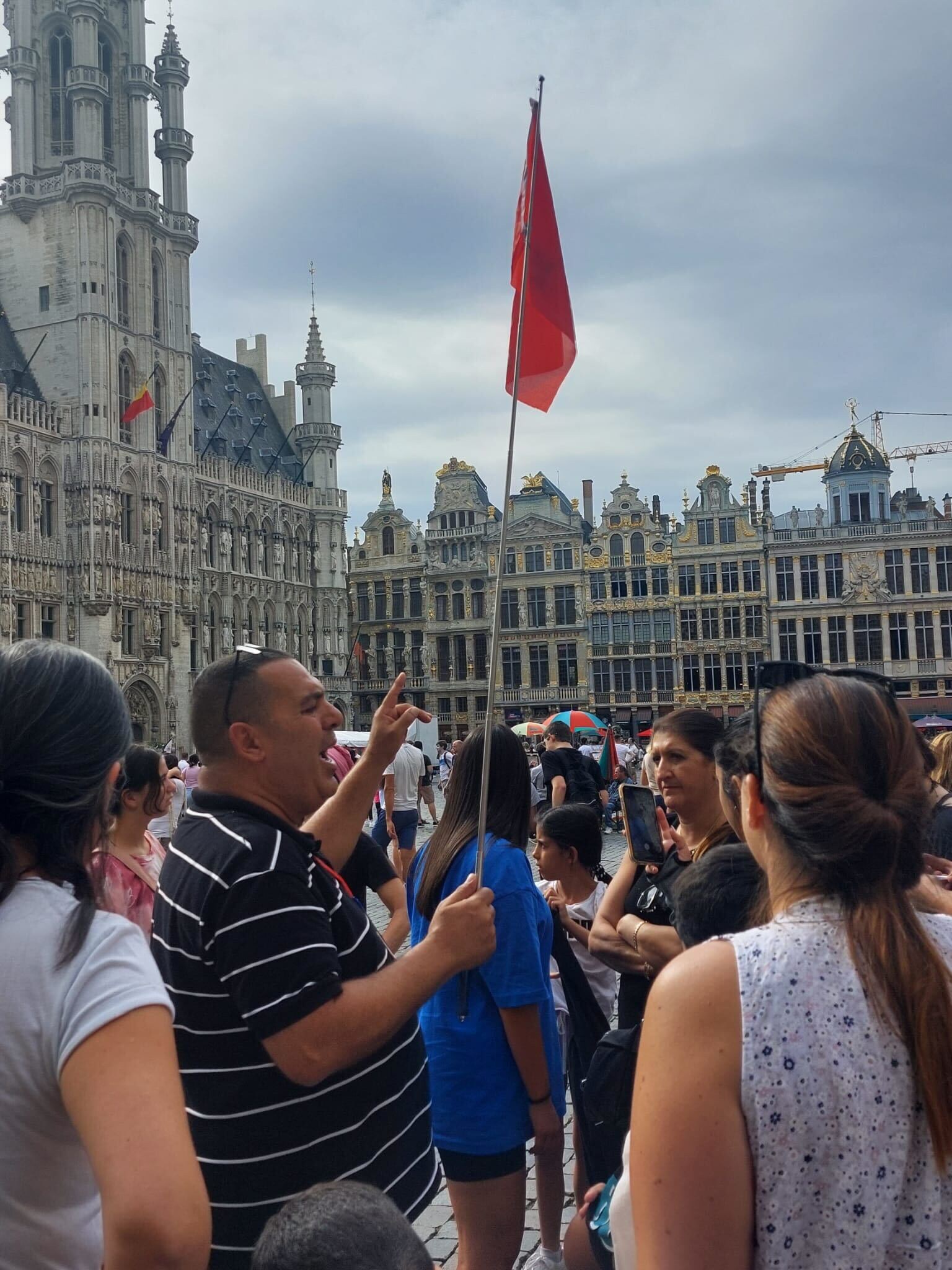 Brussel telt weer meer toeristen, maar met hen ook meer bedelaars: ‘Ik ben in shock, is dit Europa?’