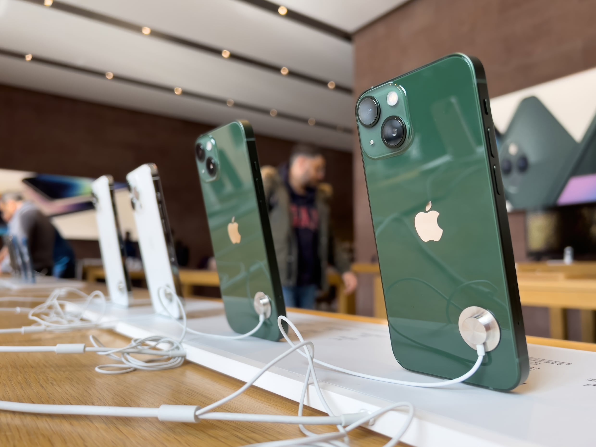 Beurskoers blijft dalen: Apple in jaar tijd 1 biljoen dollar minder waard door inflatie en chaos in China