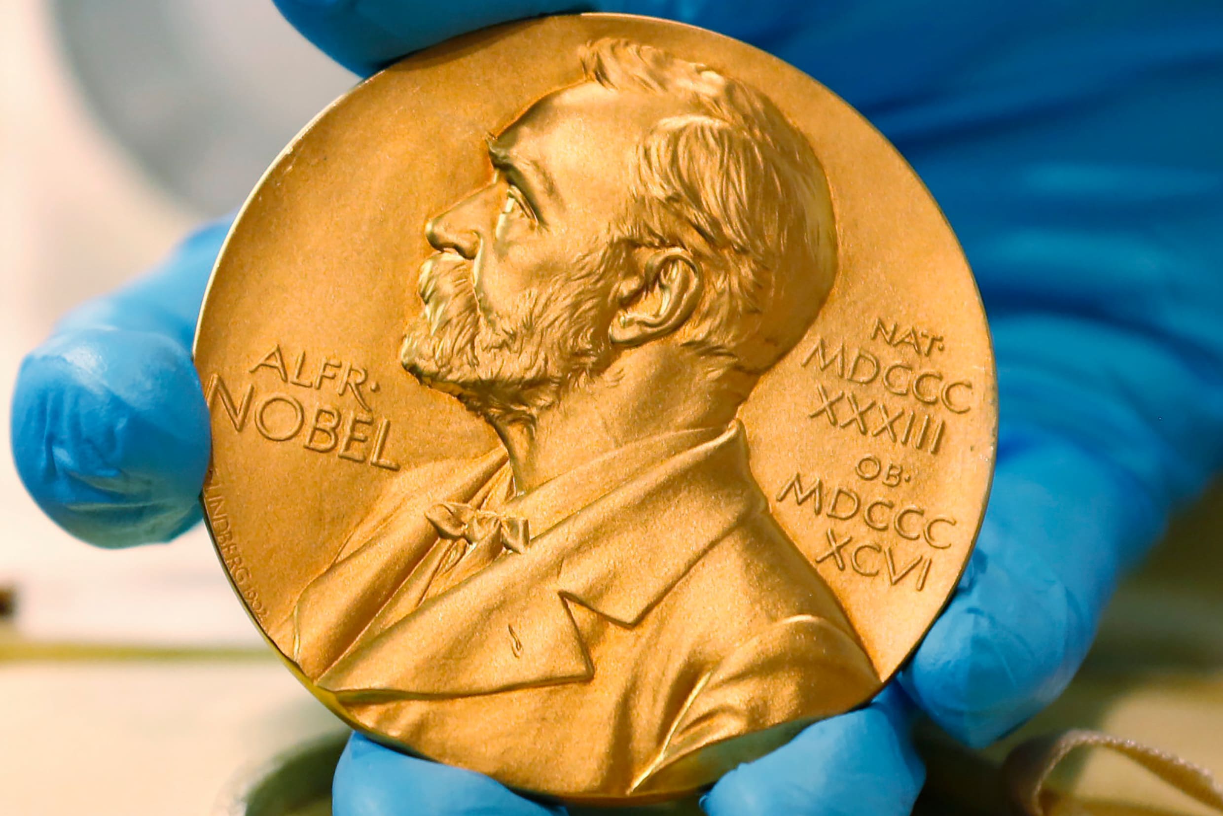 Nobelprijs voor Scheikunde gaat naar Deens-Amerikaans trio voor ontwikkeling van ‘klikchemie’