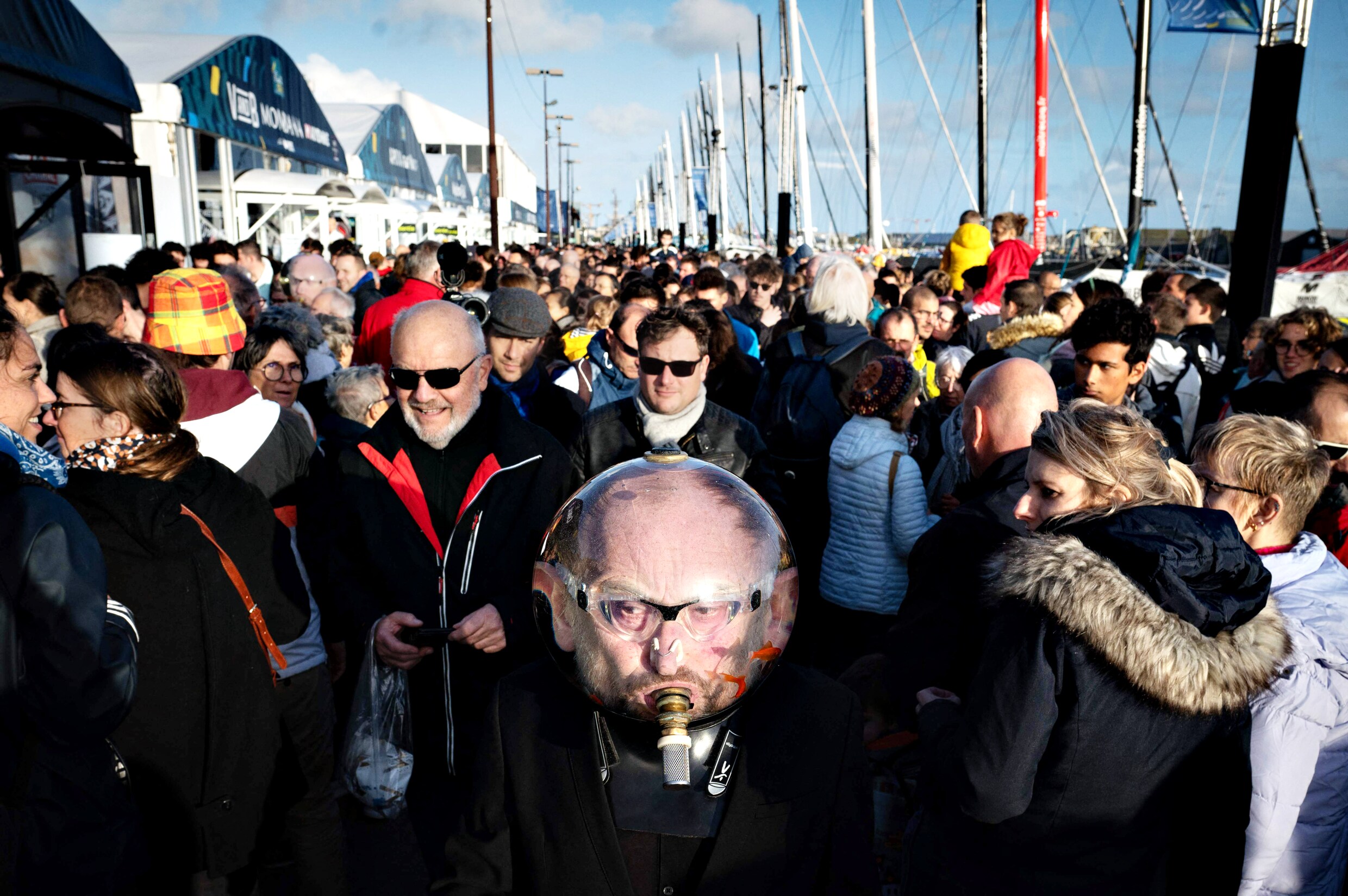 Eerst tussen de kleine visjes, dan tussen de grote? De