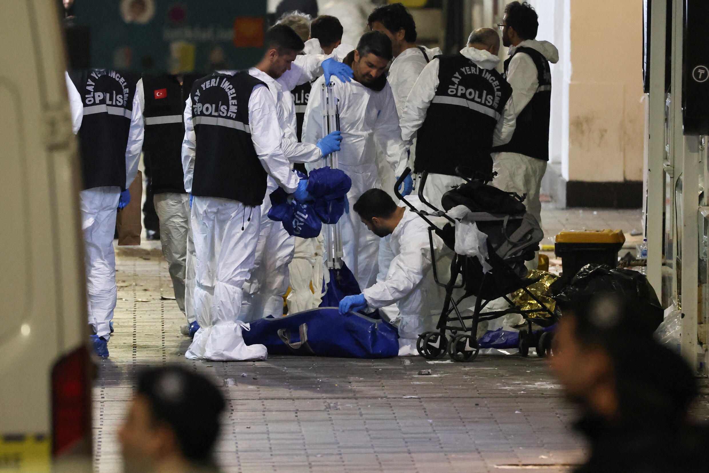 Aanslag door ‘vrouwelijke kamikaze’ in winkelstraat Istanbul: al zes doden en meer dan 80 gewonden
