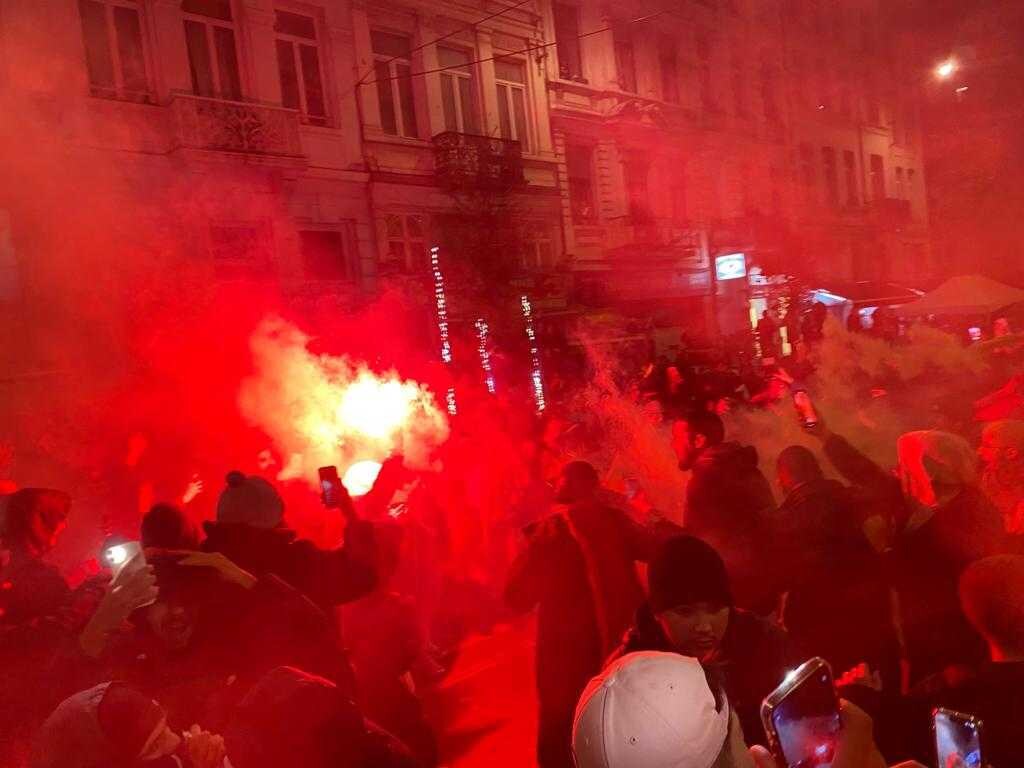 Supporters in Brussel en Antwerpen maken menselijke ketting tussen ...