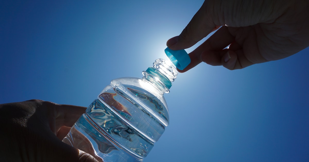 Hoeveel Plastic Krijg Je Binnen Als Je Water Drinkt Uit Plastic Flesjes En Hoe Erg Is Dat De