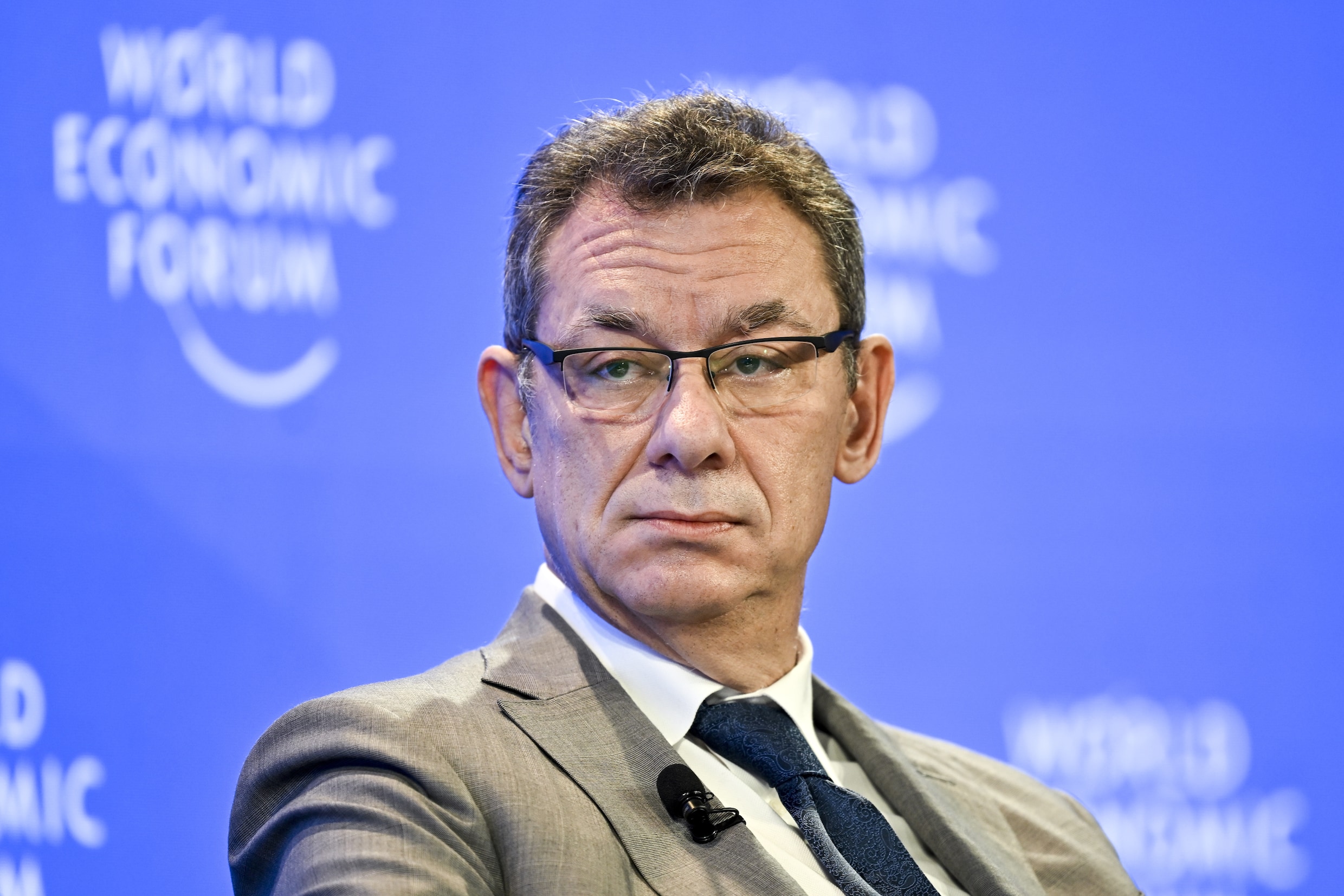 ‘The New York Times’ dwingt Europese Commissie om sms’jes tussen Von
