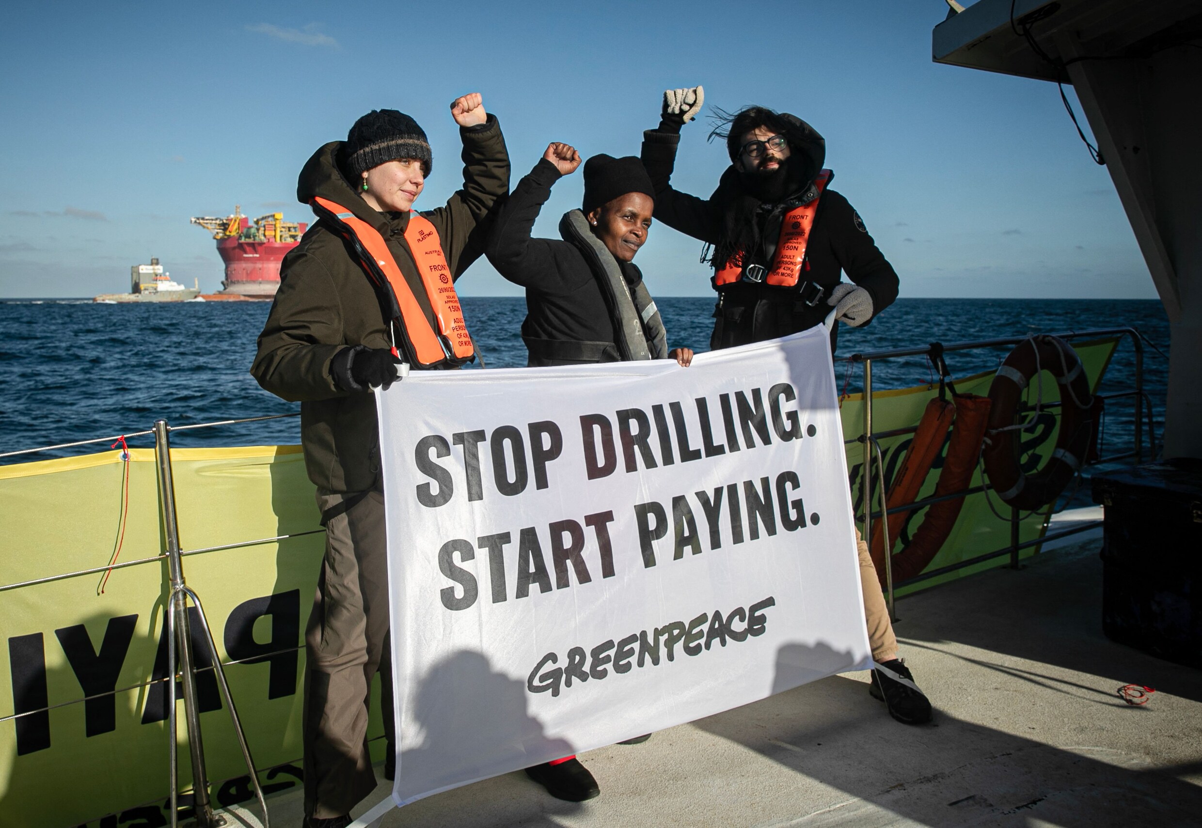 Shell eist vergoeding van 100.000 pond om Greenpeace-actie op ...
