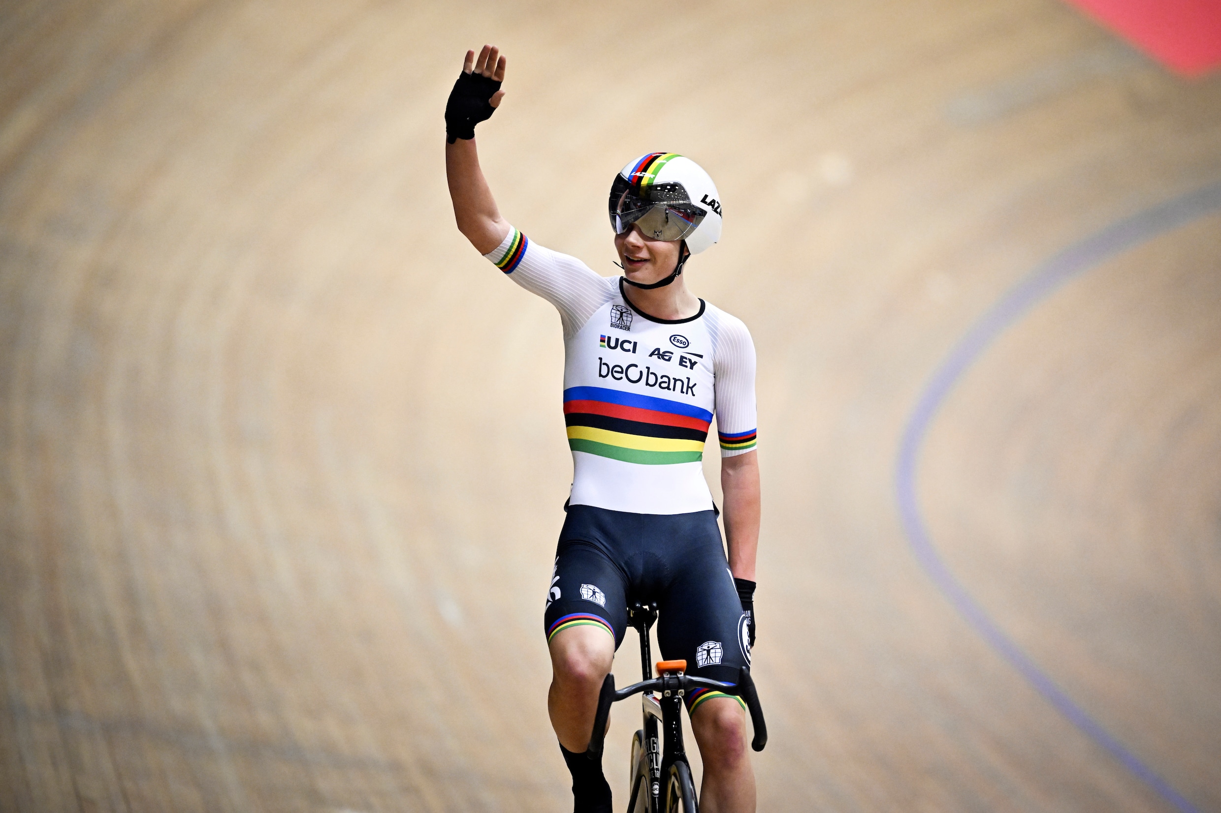 lotte-kopecky-haalt-meteen-goud-en-verlengt-europese-titel-in