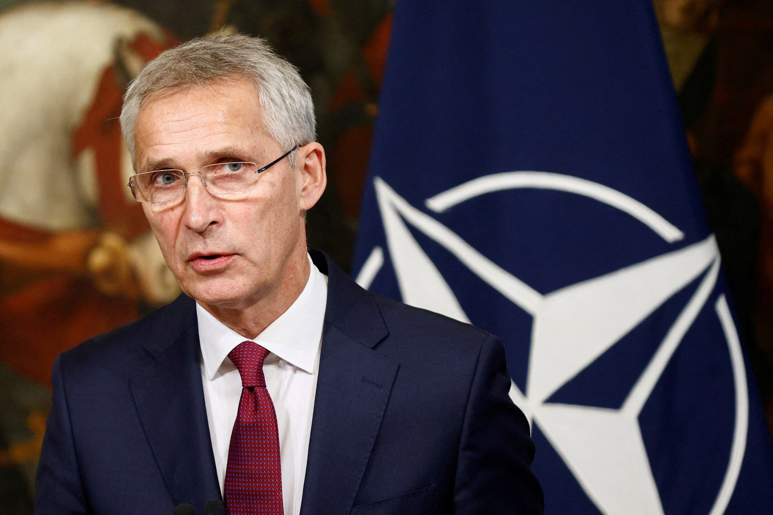 NAVO-baas Stoltenberg verlengt ambtstermijn niet meer | De Morgen