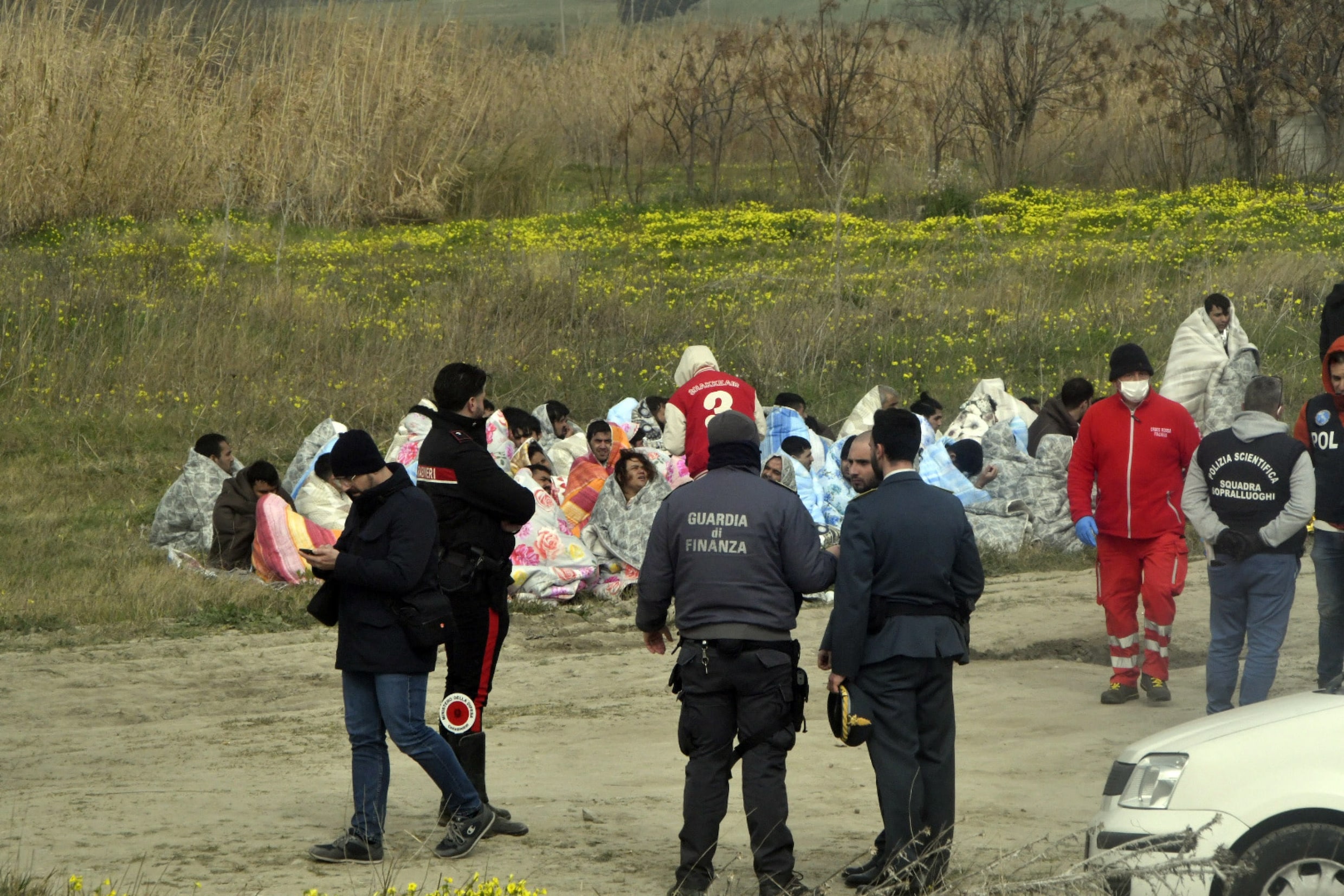 Vrees Voor Veel Slachtoffers Na Schipbreuk Migrantenboot Italië, Tot Nu ...