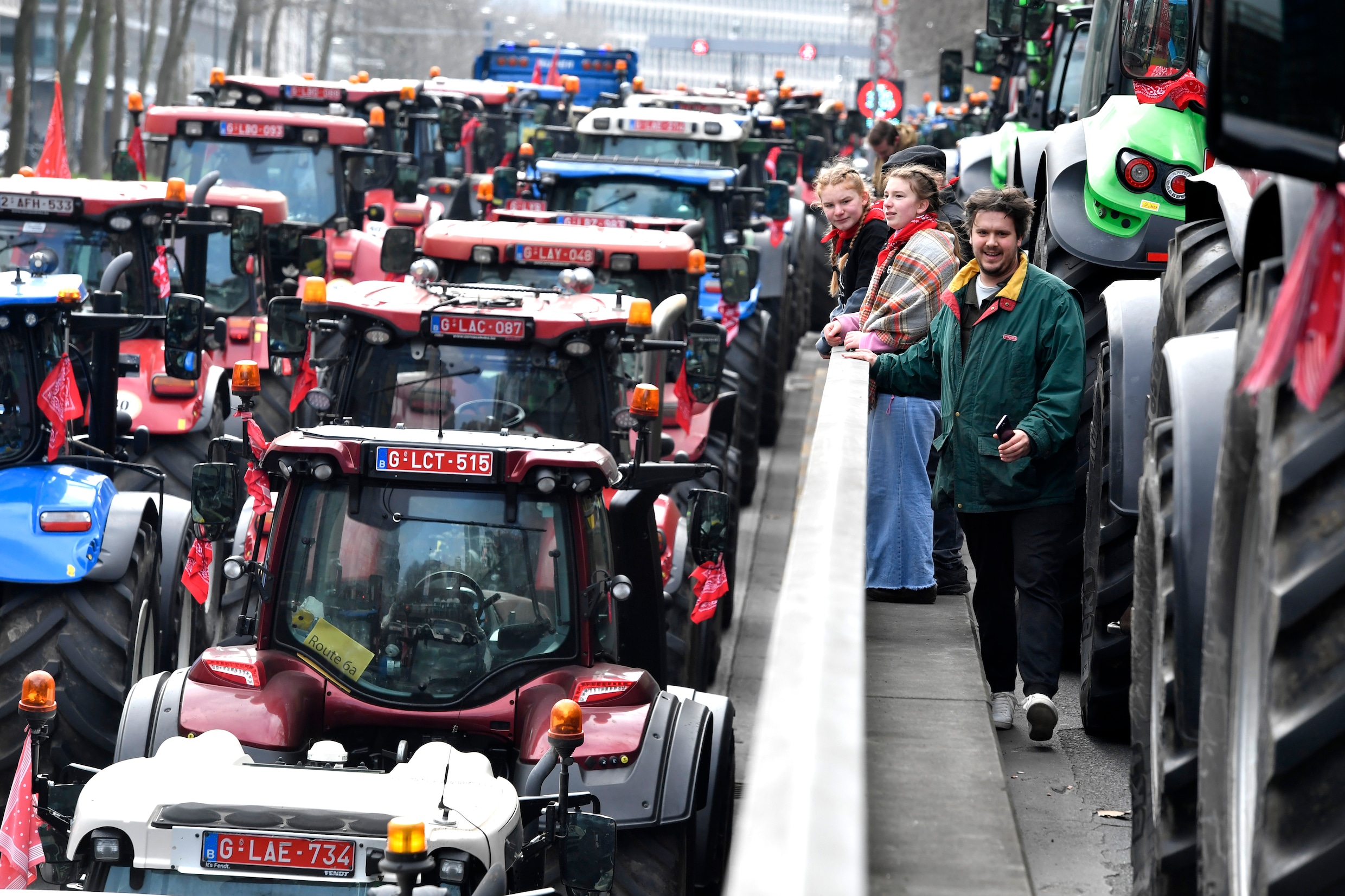 Live - Boerenprotest. Uittocht colonne uit Brussel verloopt moeizaam, grote hinder op Kleine Ring en omgeving