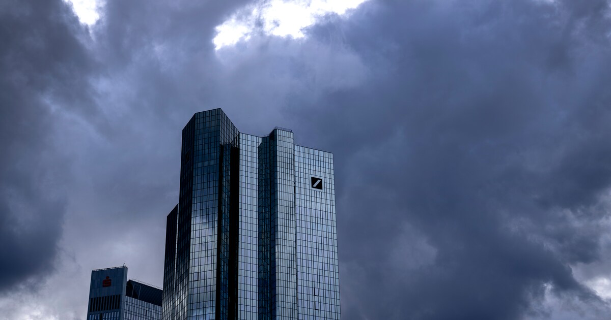 Nun greifen Anleger die Deutsche Bank an: Ihre Aktien sind um mehr als 10 Prozent gefallen