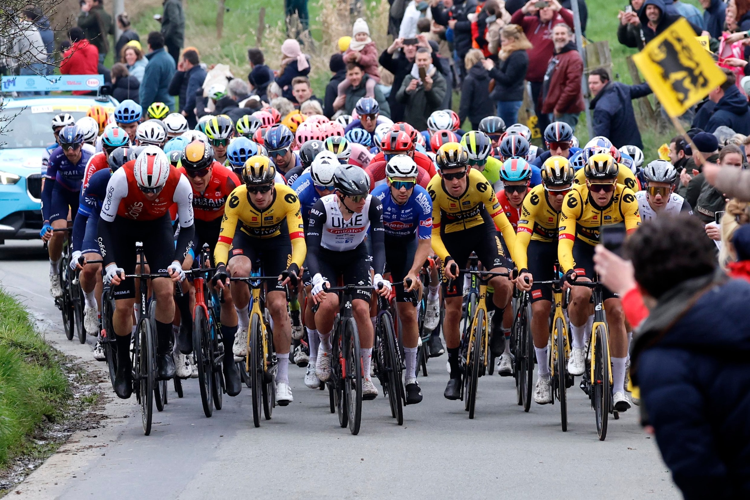 Ronde van Vlaanderen haalt twee gevaarlijke hellingen uit parcours | De