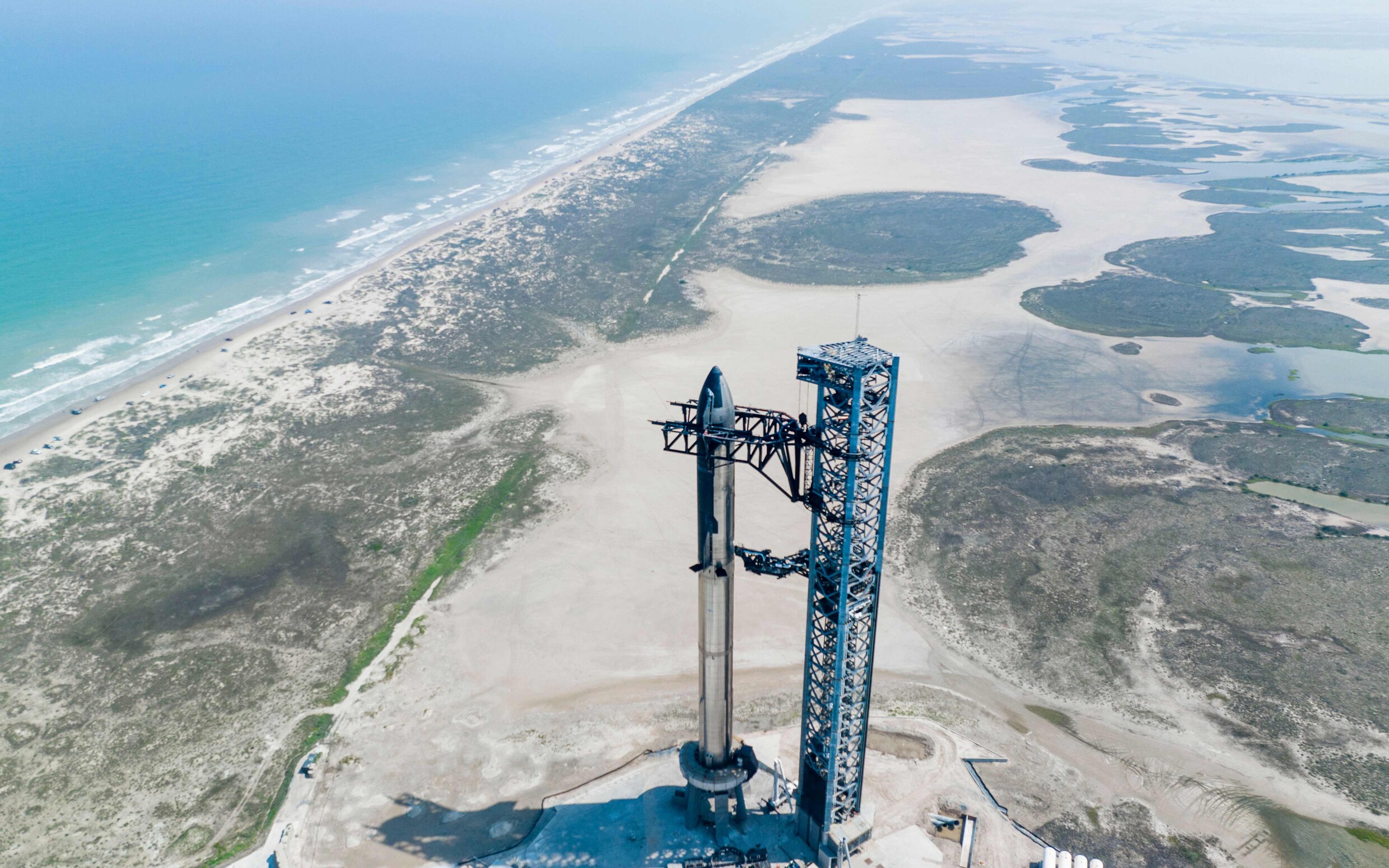SpaceX test ‘grootste raket aller tijden’ met plek voor 100 mensen | De ...