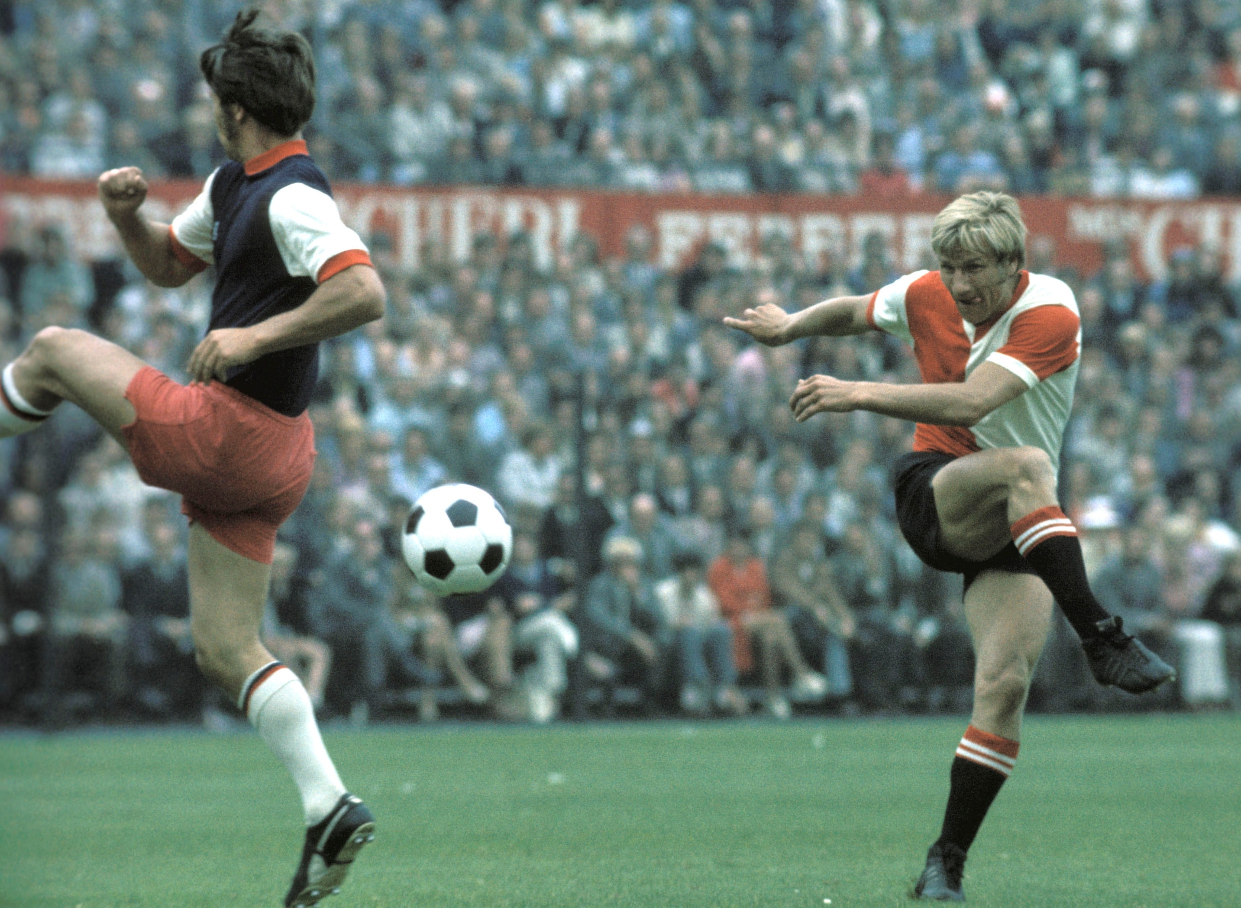 jan-boskamp-haalt-uit-in-het-kampioensduel-met-hfc-haarlem-op