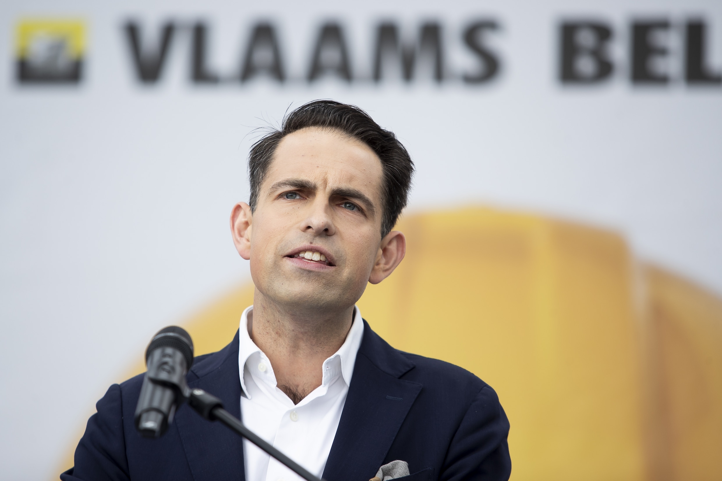 Vlaams Belang blijft grootste partij, Vooruit blijft groeien in peiling