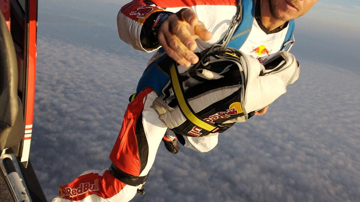 Oostenrijker wil van 36,5 km hoog parachutesprong maken | De Morgen