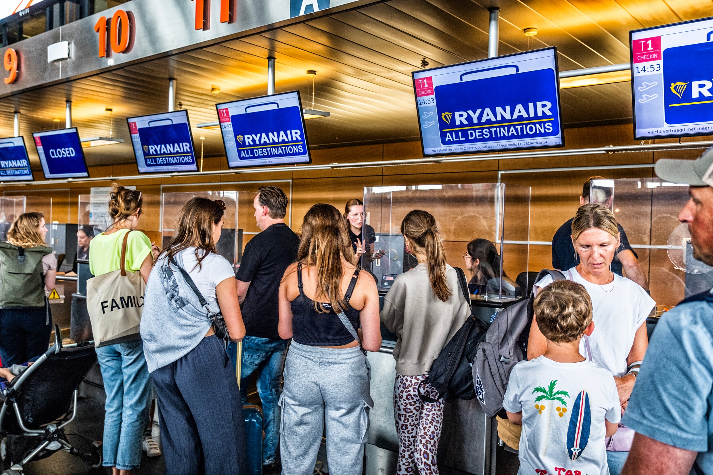 ‘Elke maand krijgen we twee loonbrieven