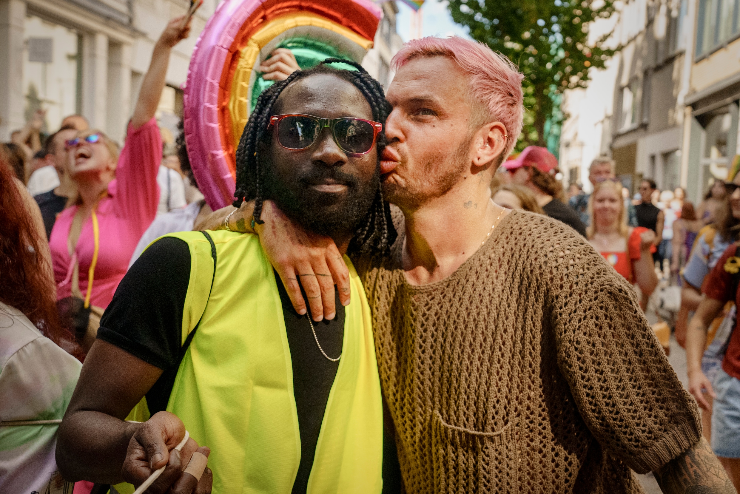 recordopkomst-voor-antwerp-pride-parade-140-000-deelnemers-en-74