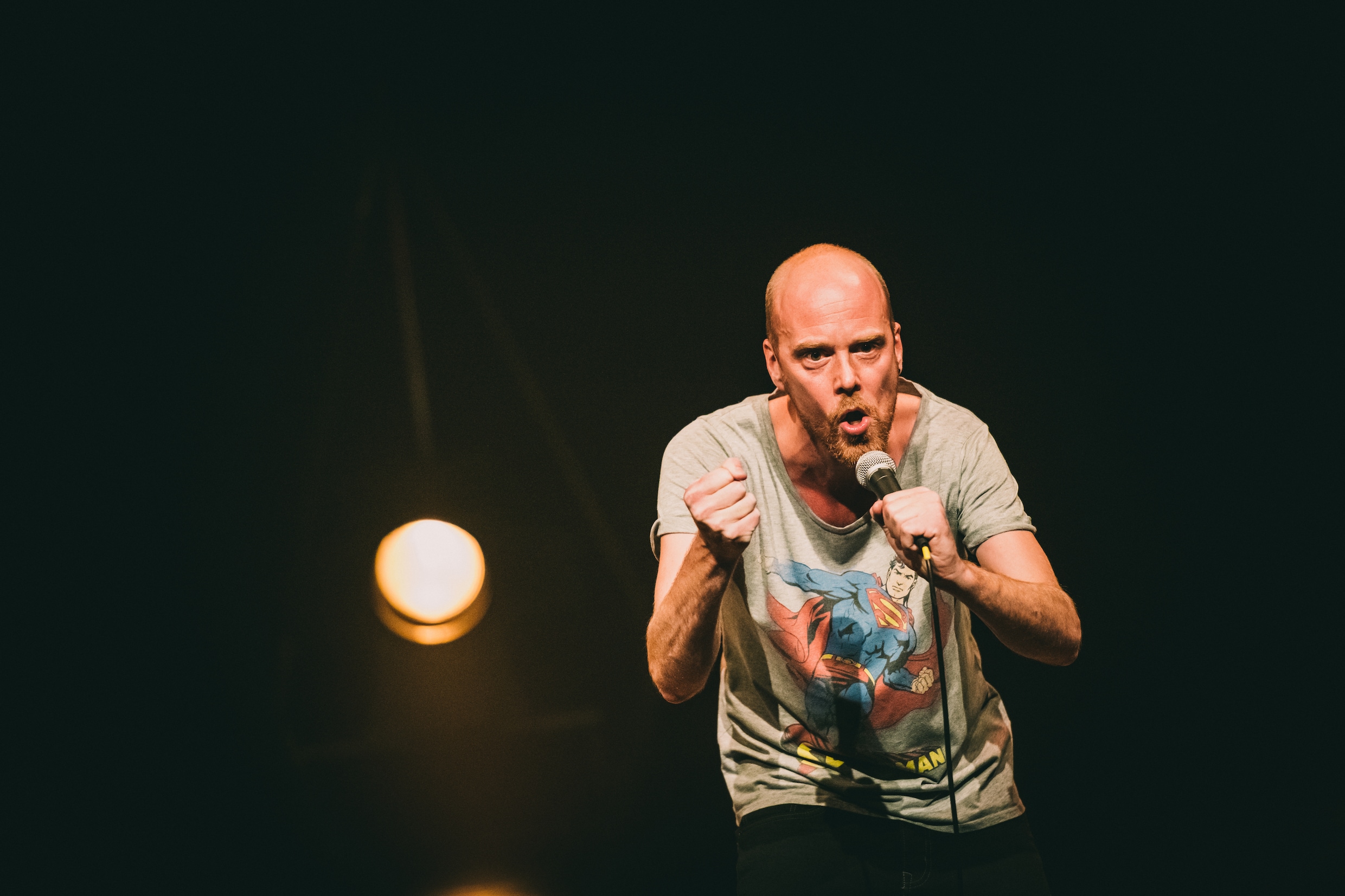 Comedian Steven Mahieu stelt nieuwe tournée uit om rust te nemen | De ...