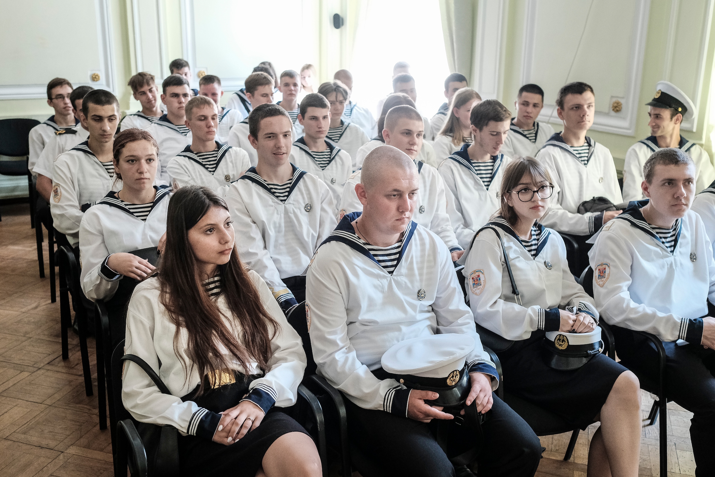 Sirenes of niet, in havenstad Odessa blijven Oekraïners naar het strand ...