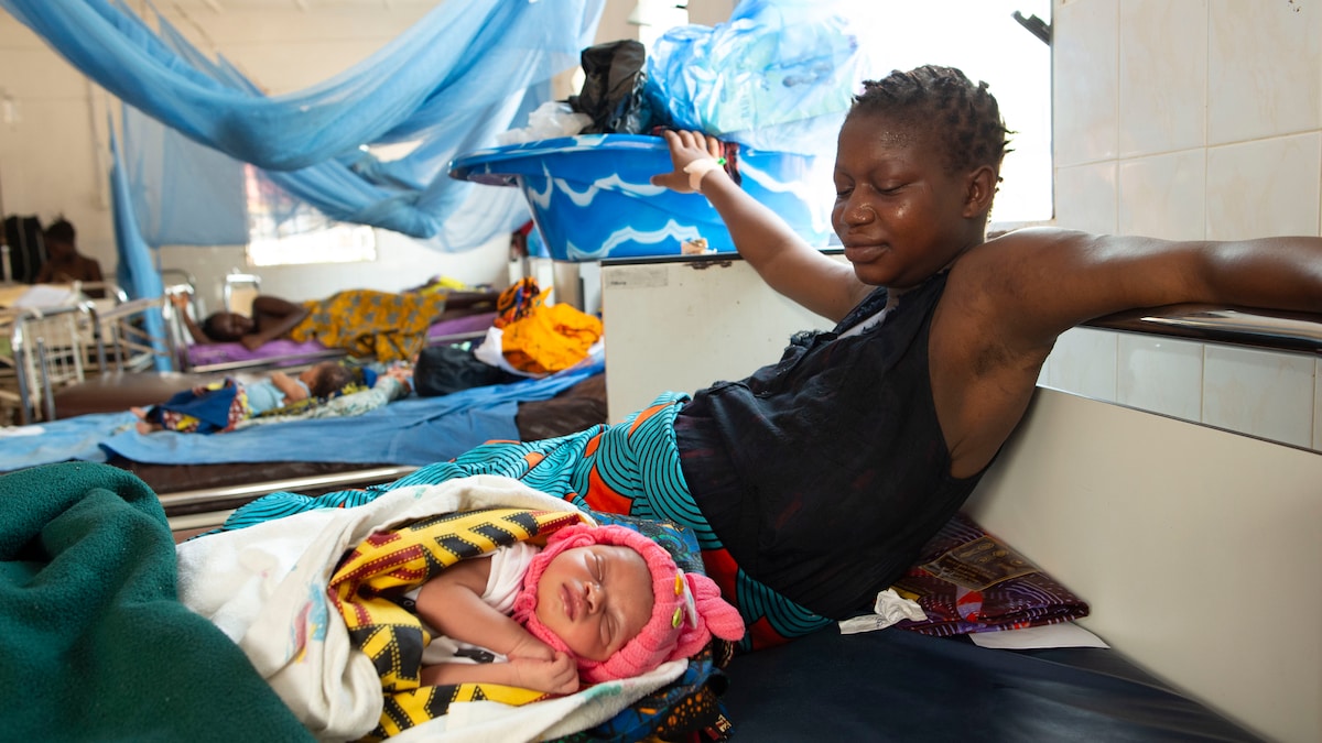 In het West-Afrikaanse Sierra Leone beval je met gevaar voor eigen leven |  De Morgen