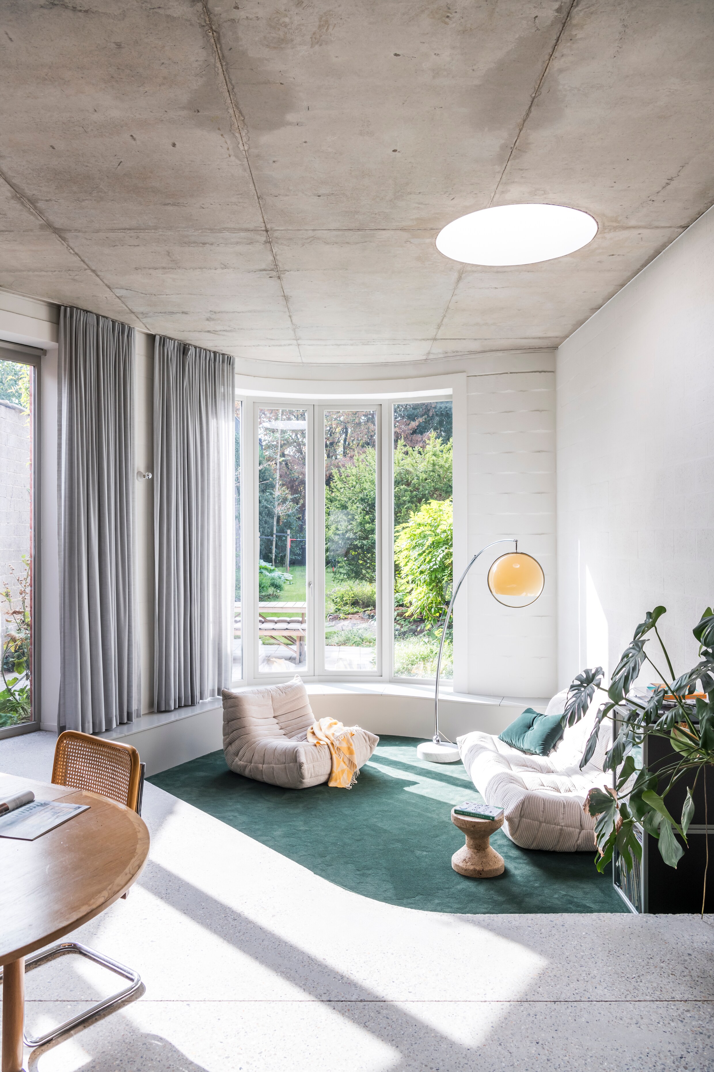 Binnenkijken in het bolle huis van Mortsel | De Morgen