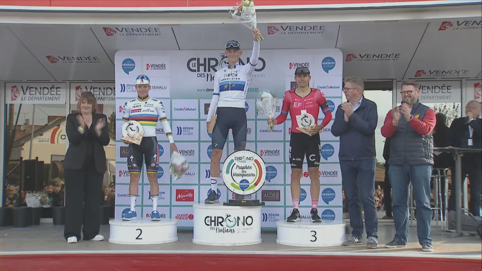 ‘Sneller dan dit ging niet’: vier jaar jongere Tarling klopt Evenepoel ...