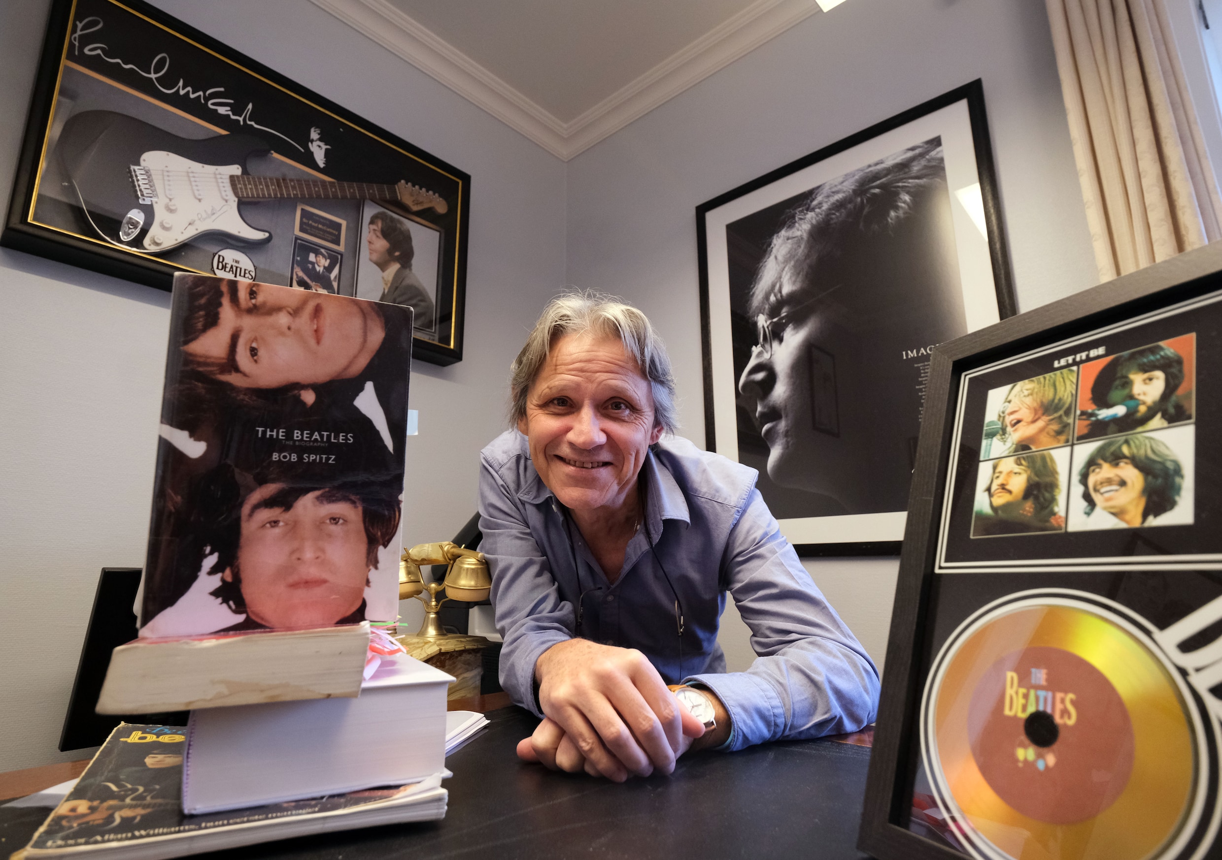 Philip Vergote mag zich als eerste Belg officieel master in The Beatles ...