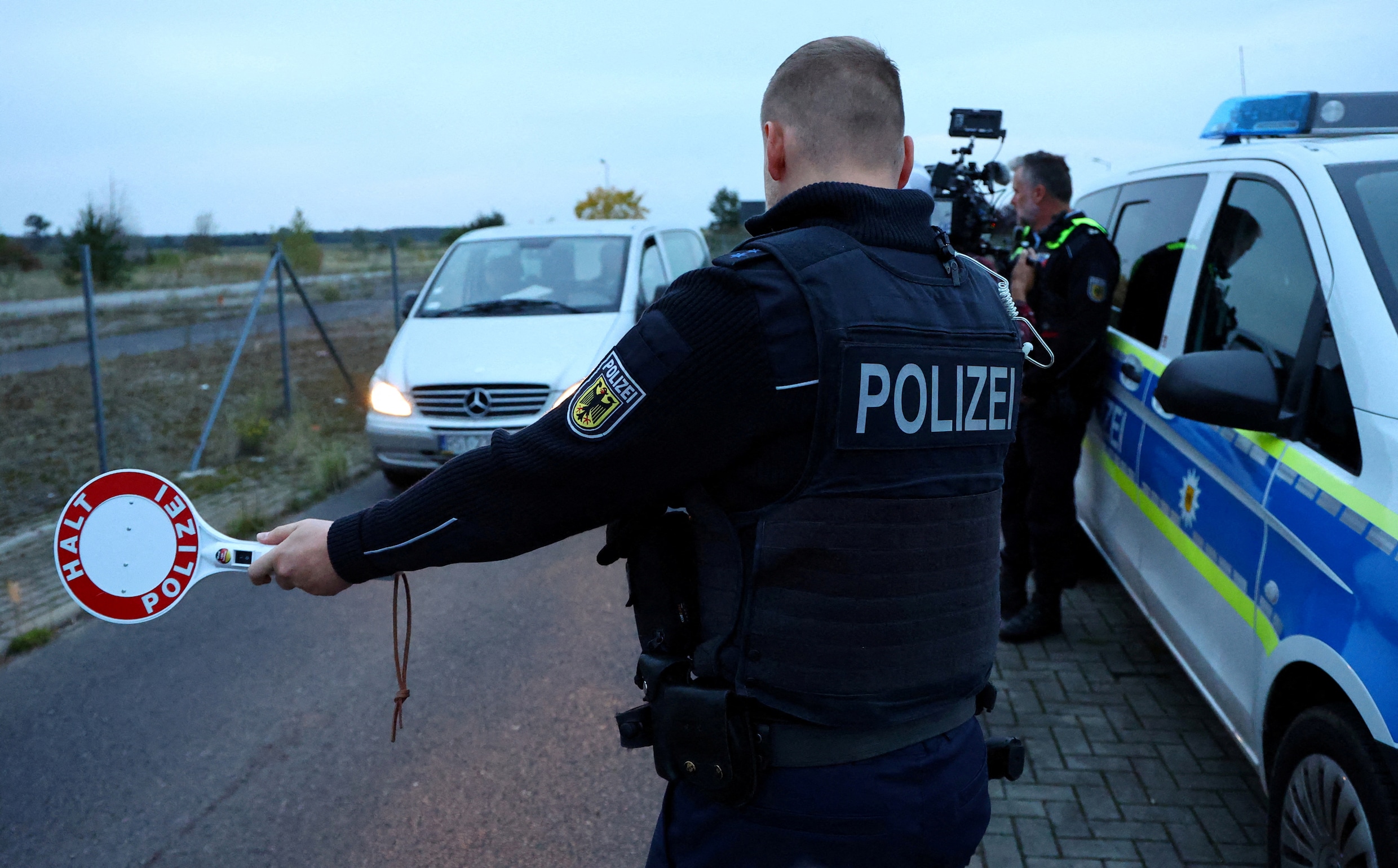 Grenscontroles zijn terug van weggeweest in Europa: ‘Het voelt raar ...