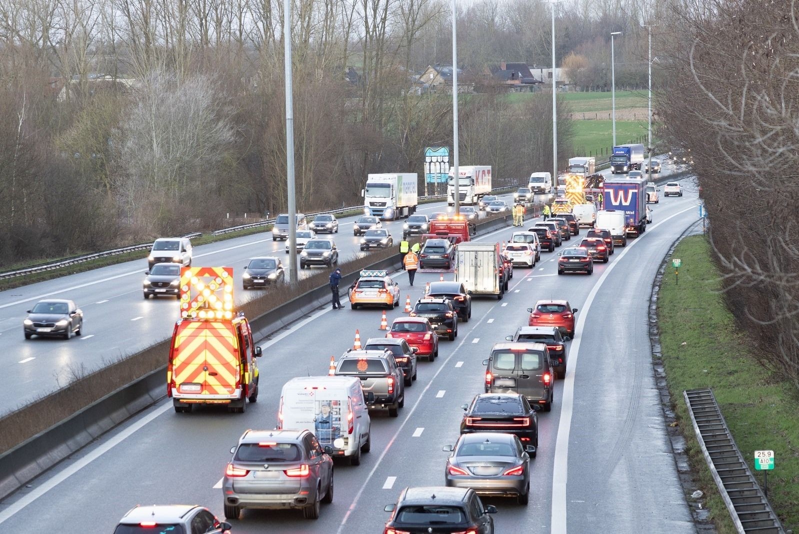 Dodelijk ongeval op E40 in Erpe-Mere: snelweg afgesloten richting kust ...